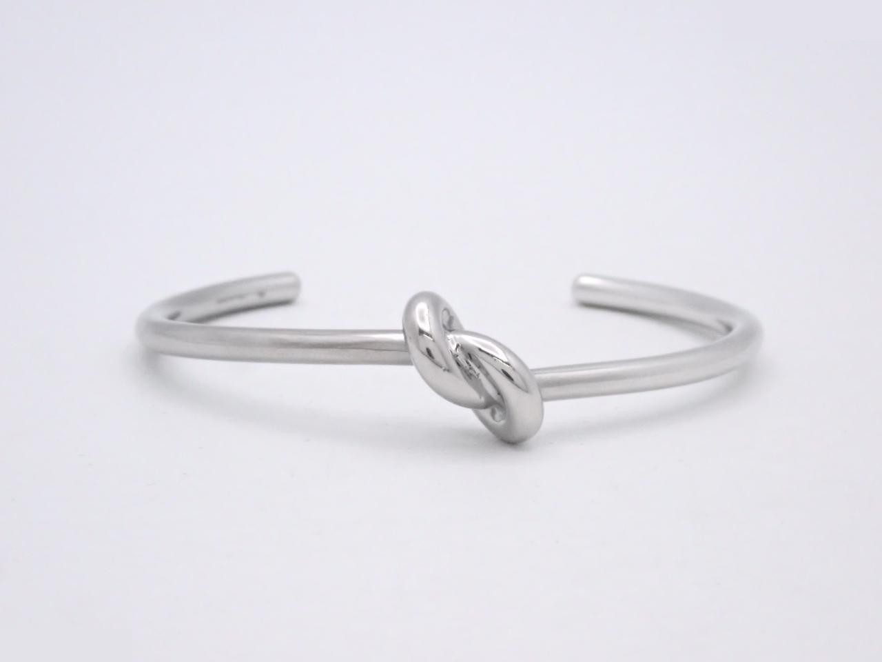 Knot bangle, wrist circumference approximately 16cm