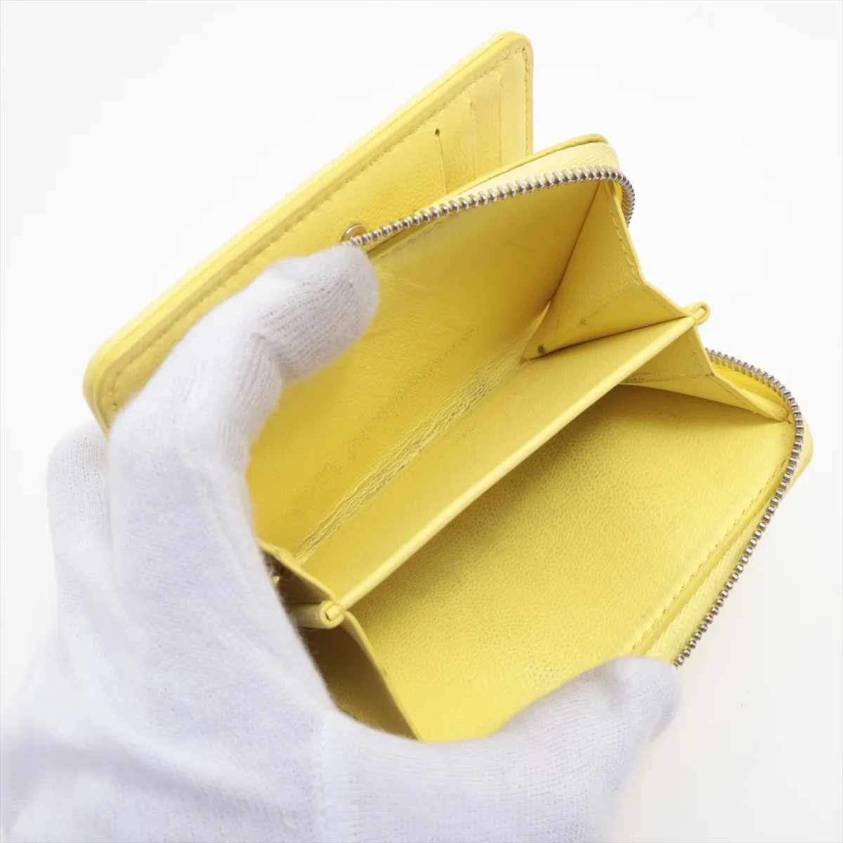 Monogram Embossed Portefeuille Lou M83210 Yellow Compact Wallet (RFID detected) — view 6