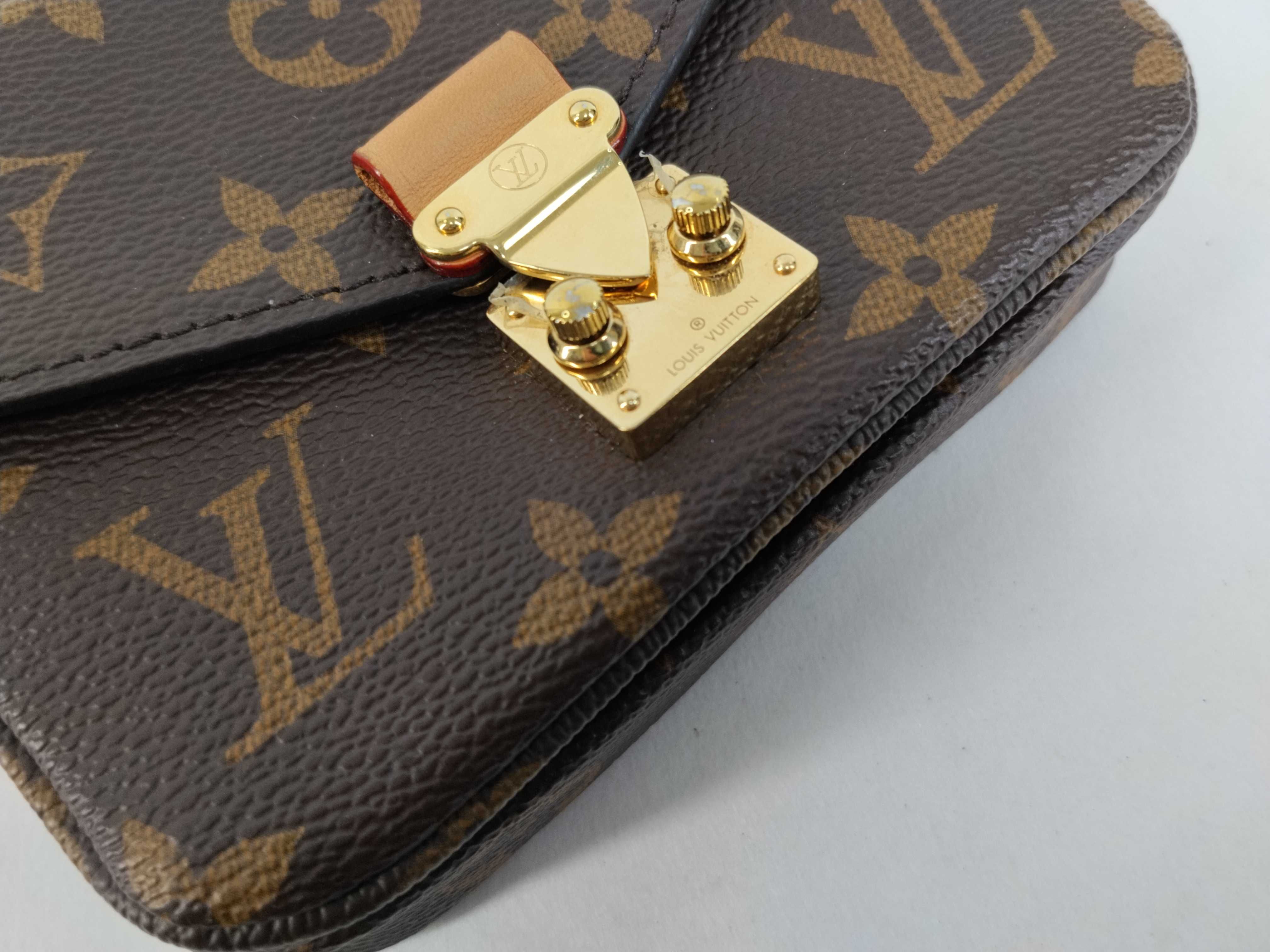 Monogram Louis Vuitton M81267 Monogram Micro Chain Shoulder Bag 2-Way Mini Handbag — view 12