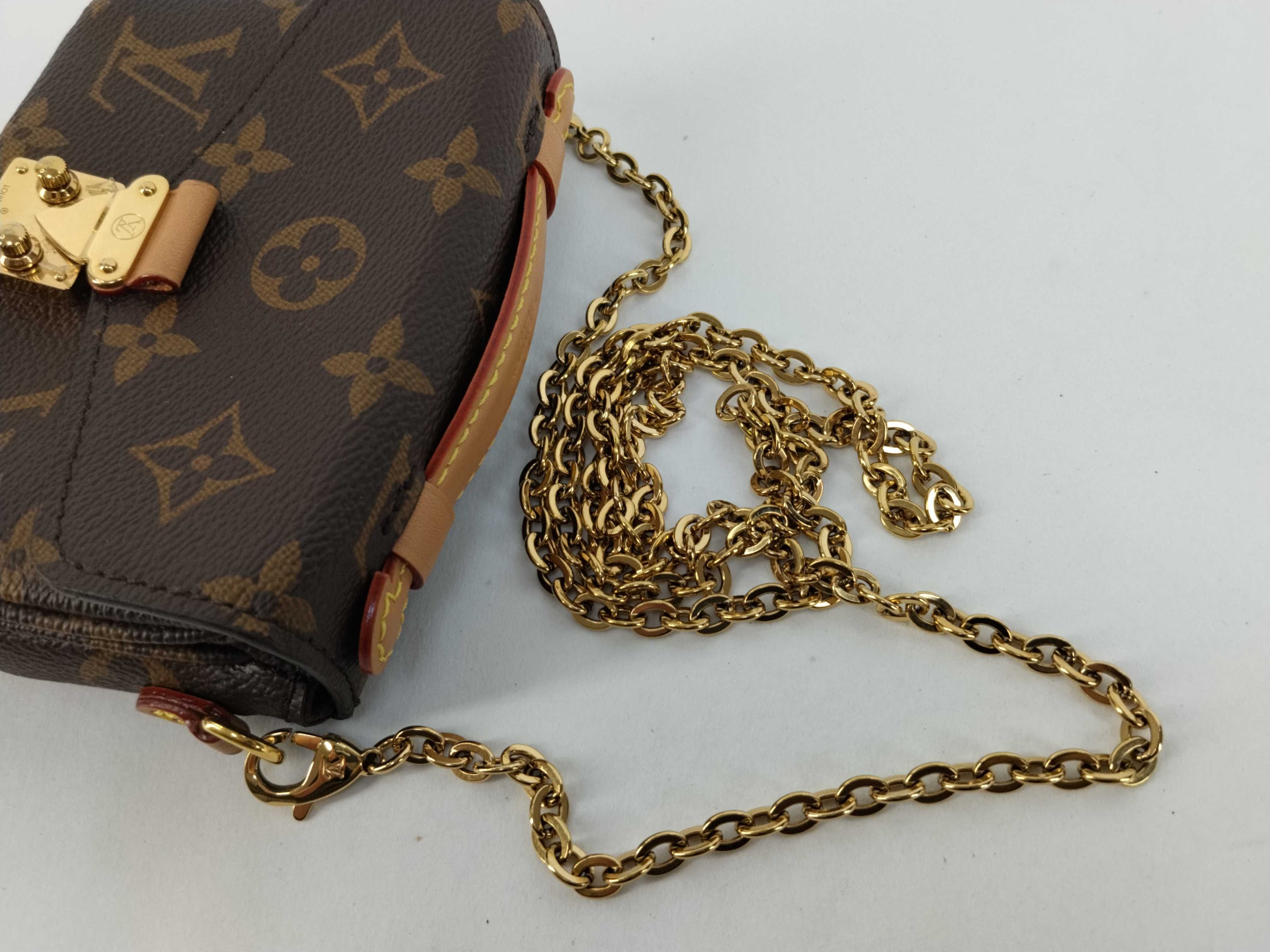 Monogram Louis Vuitton M81267 Monogram Micro Chain Shoulder Bag 2-Way Mini Handbag — view 3