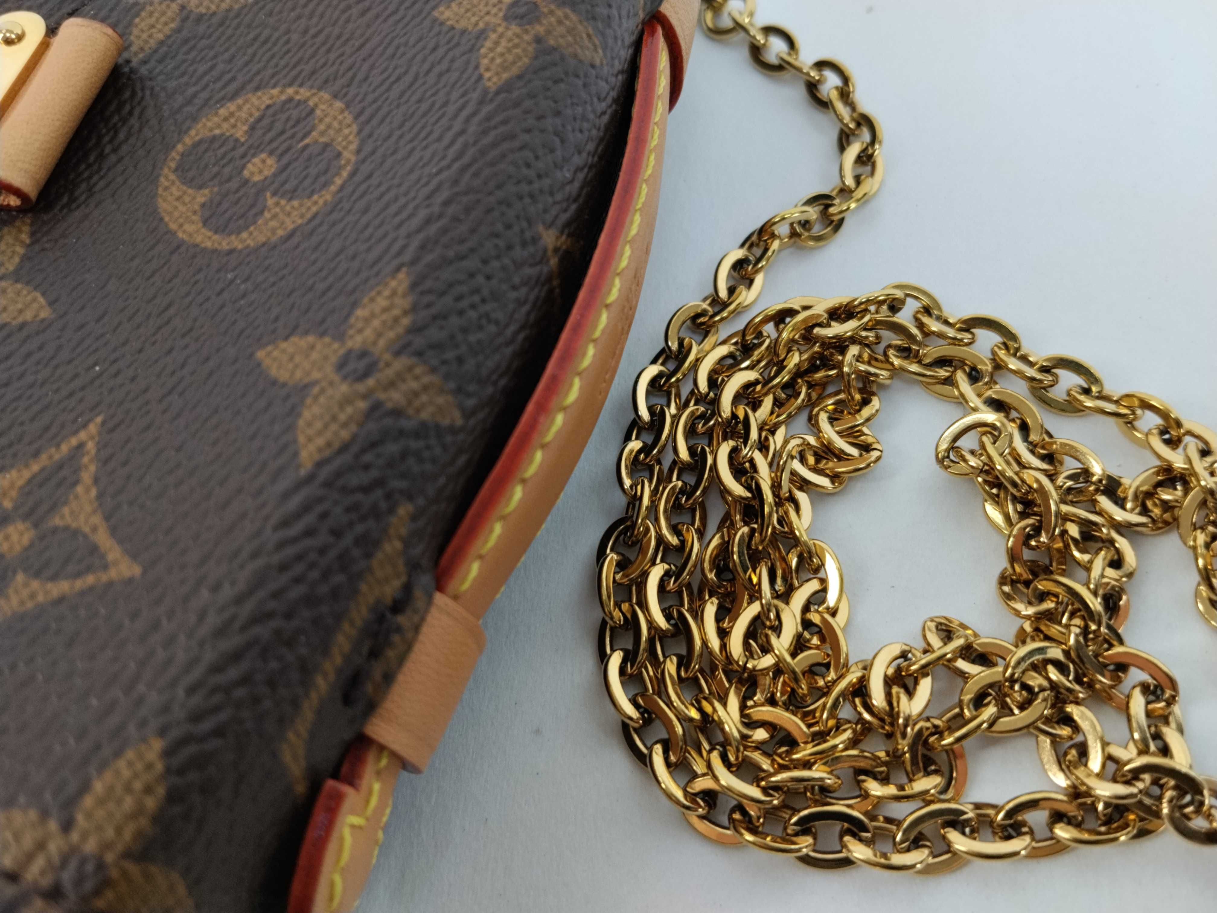 Monogram Louis Vuitton M81267 Monogram Micro Chain Shoulder Bag 2-Way Mini Handbag — view 4