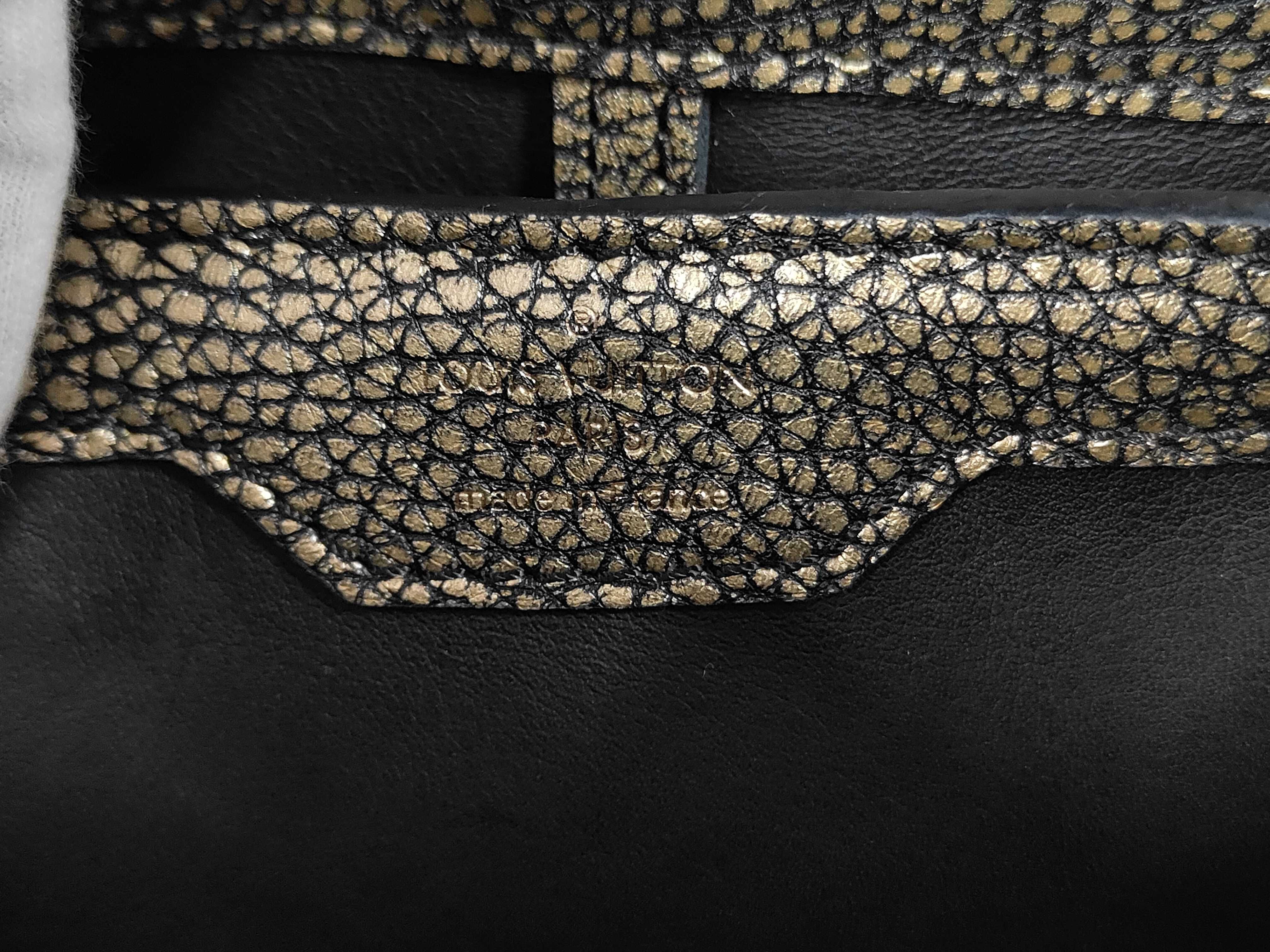 Capucines MM Handbag — view 11
