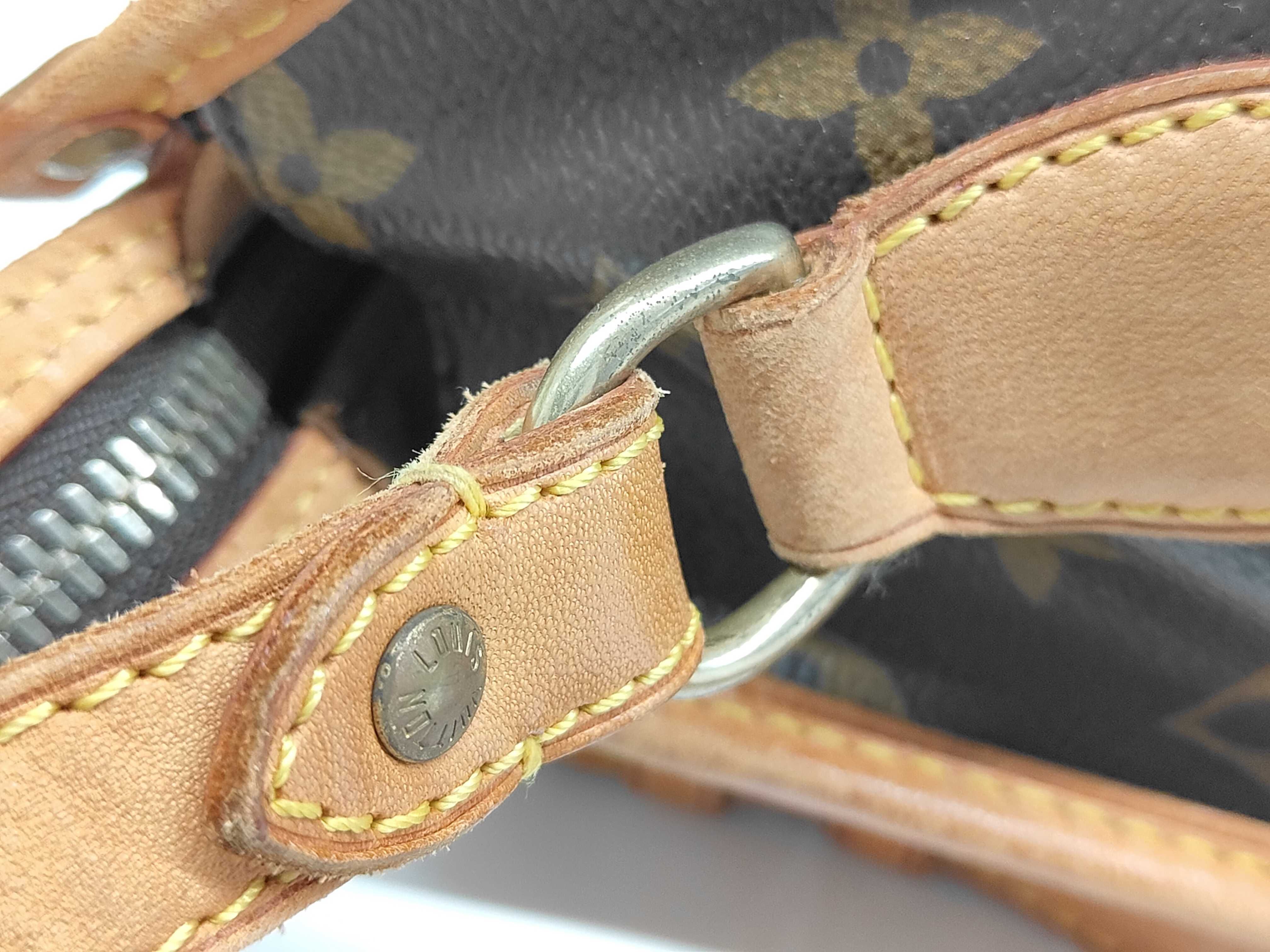 LV Popincourt Long M40008 Monogram Shoulder Bag — view 4