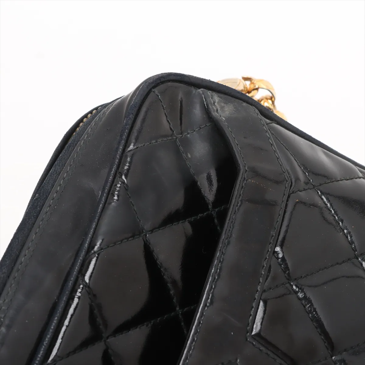 Matelasse patent leather chain shoulder bag with fringe black gold hardware — view 13