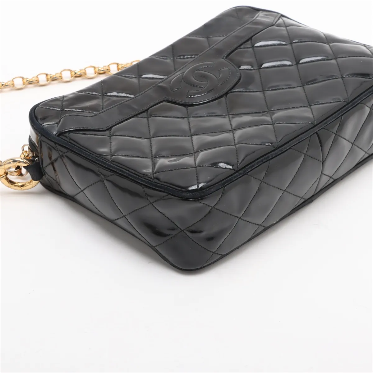 Matelasse patent leather chain shoulder bag with fringe black gold hardware — view 4