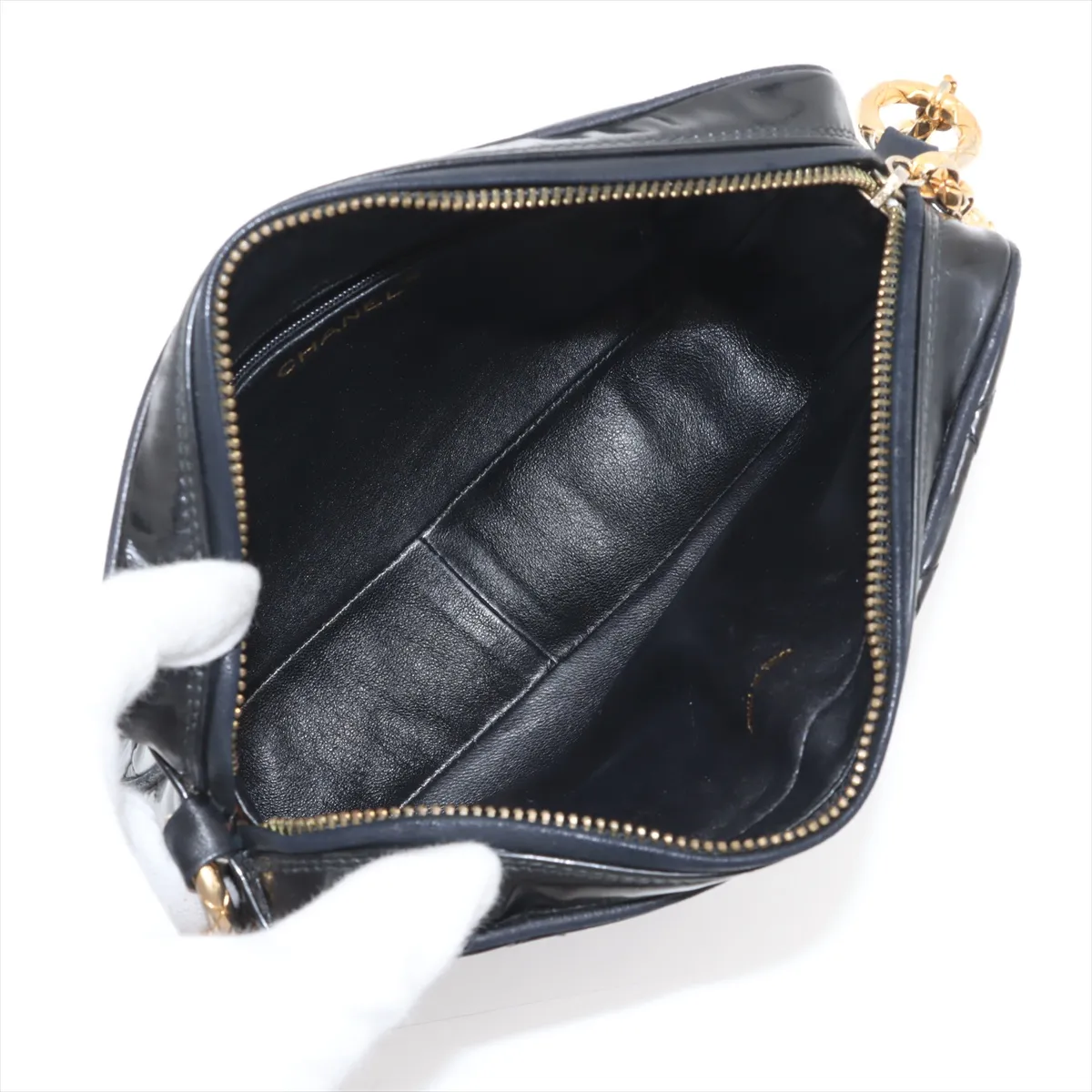 Matelasse patent leather chain shoulder bag with fringe black gold hardware — view 6