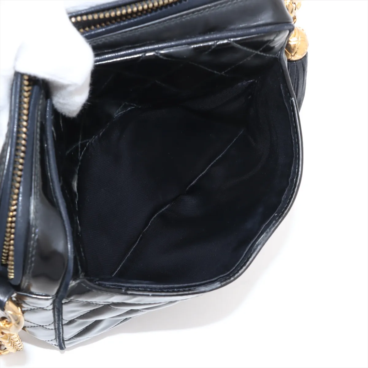 Matelasse patent leather chain shoulder bag with fringe black gold hardware — view 8