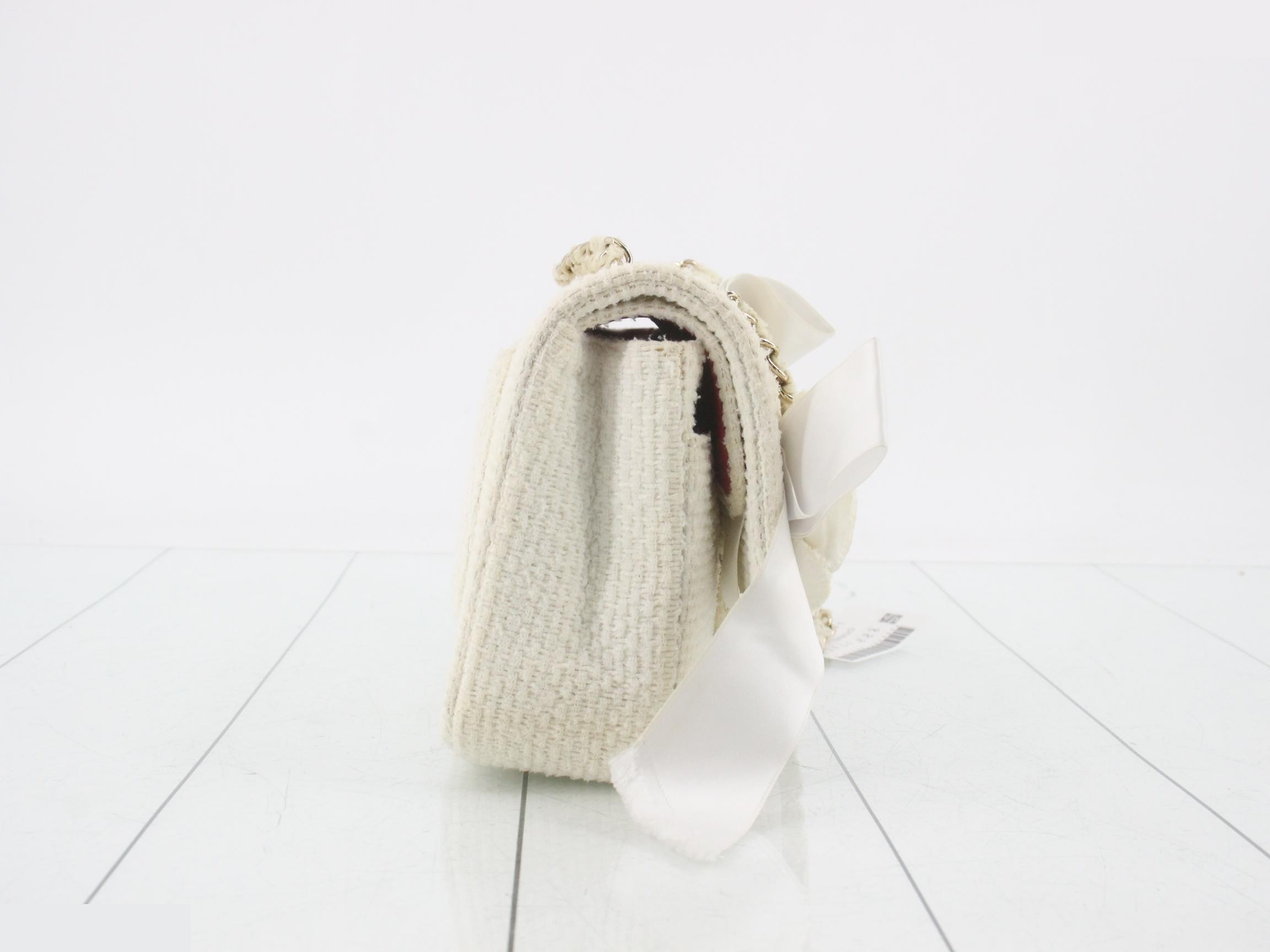 Matelassé tweed camellia ribbon chain shoulder bag (random serial number) — view 4