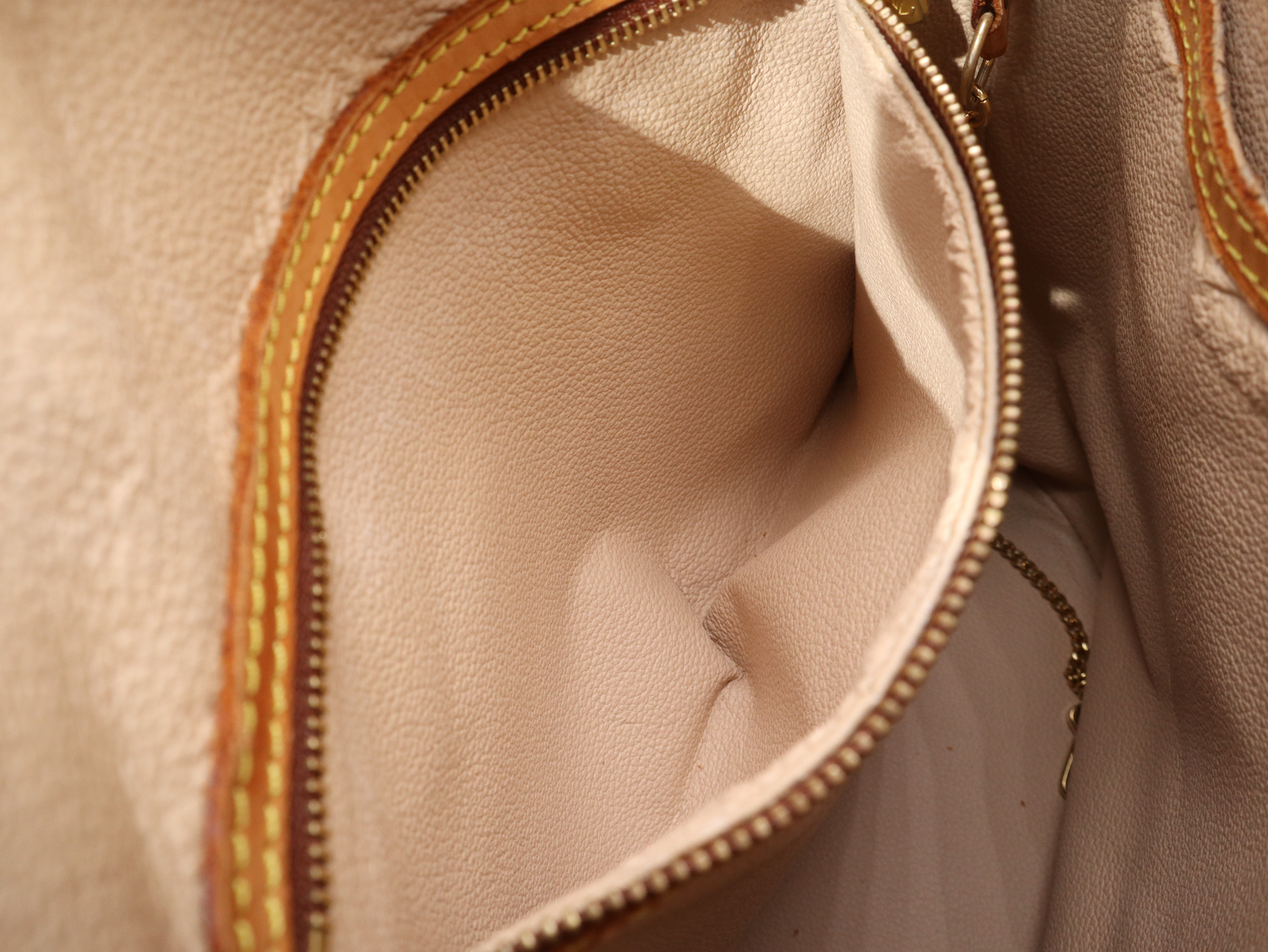M42238 Monogram Bucket PM Shoulder Bag — view 14