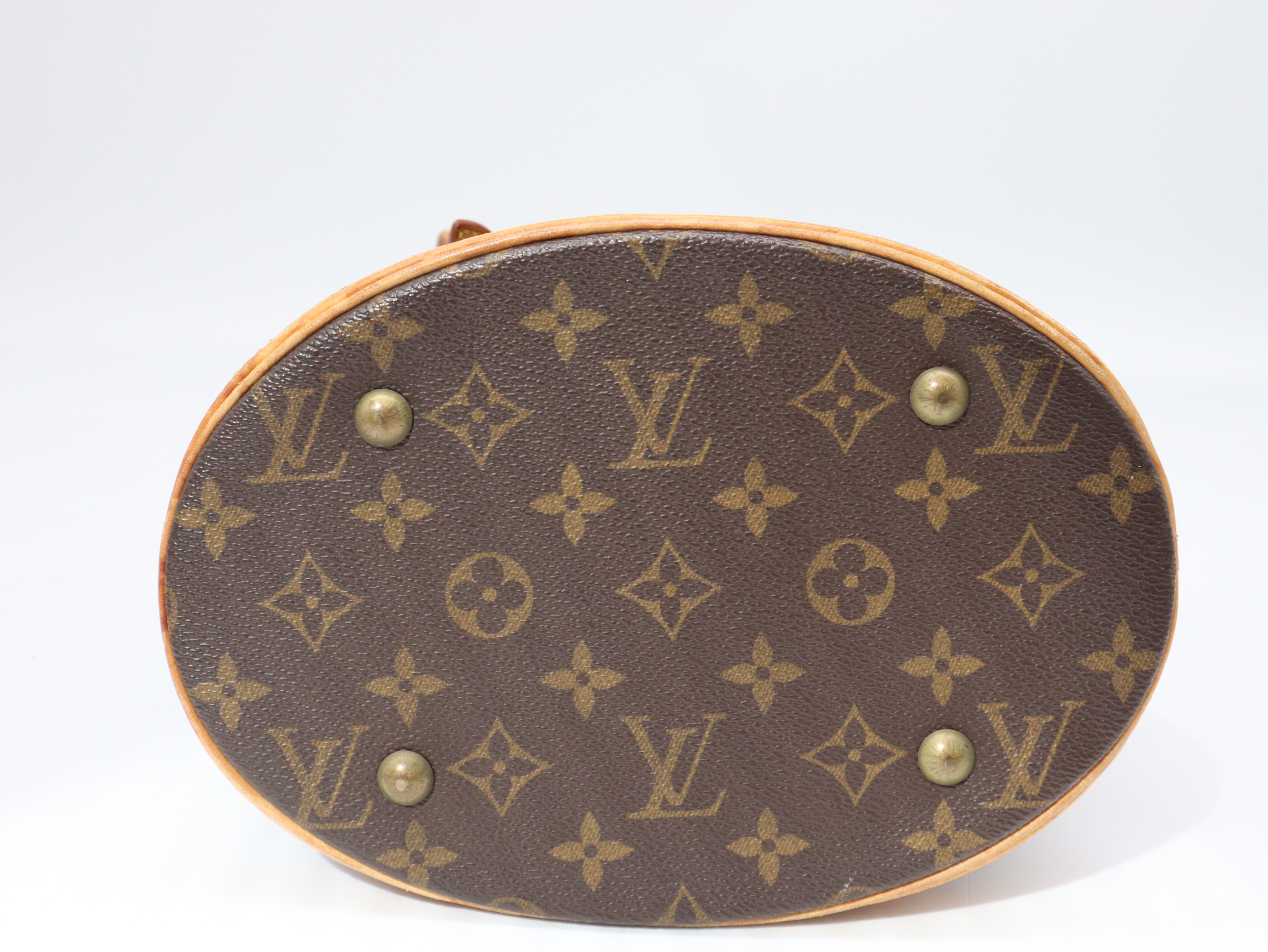 M42238 Monogram Bucket PM Shoulder Bag — view 4