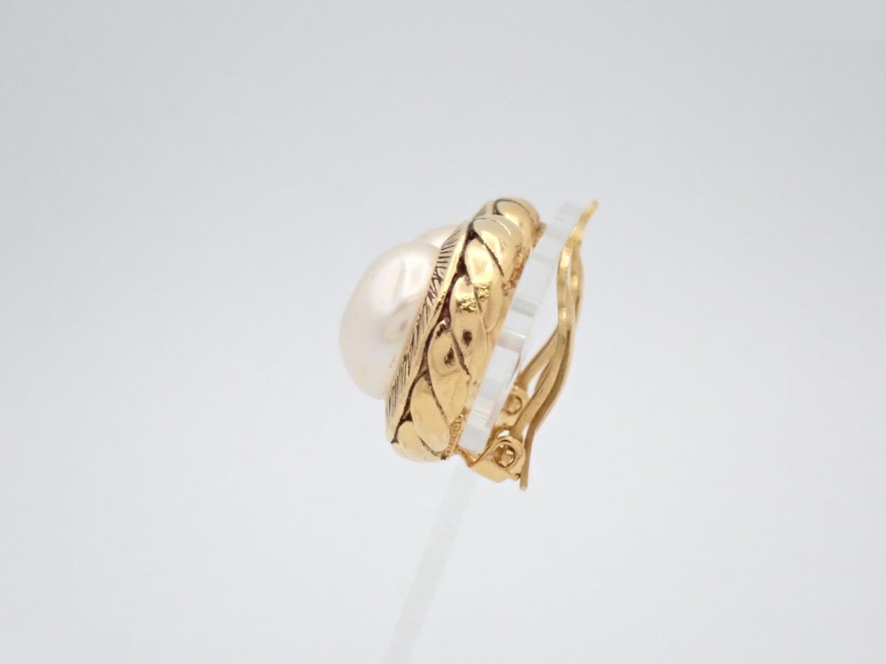 Earrings — view 3