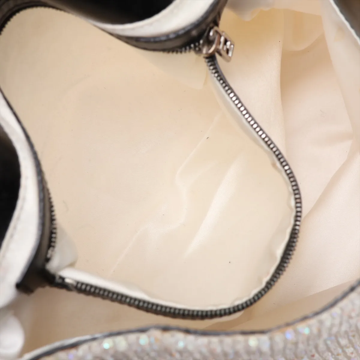 Mamma Bucket 26325 Beaded x Calf Hair Shoulder Bag White x Black — view 8