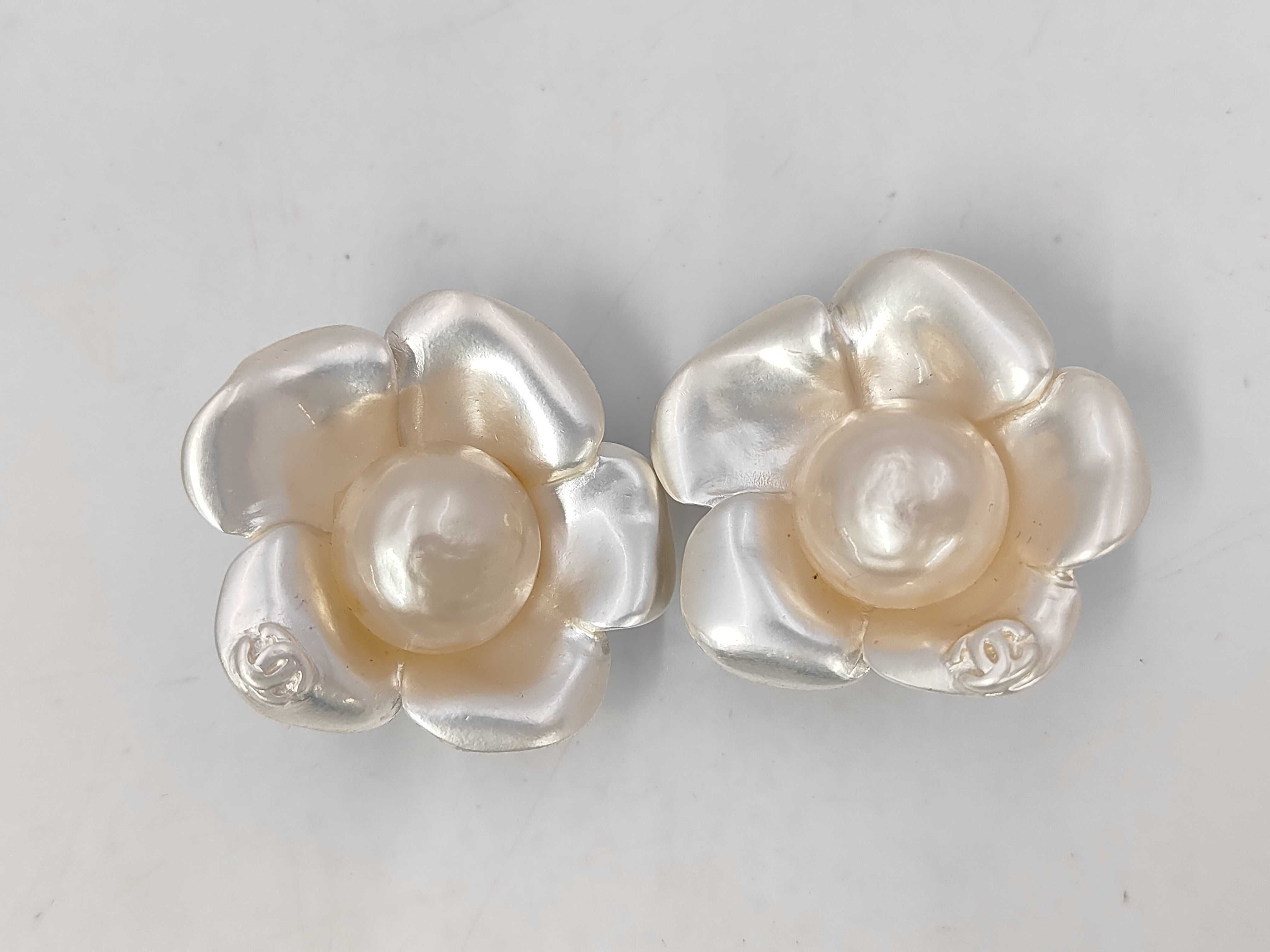 Pearl-like Earrings