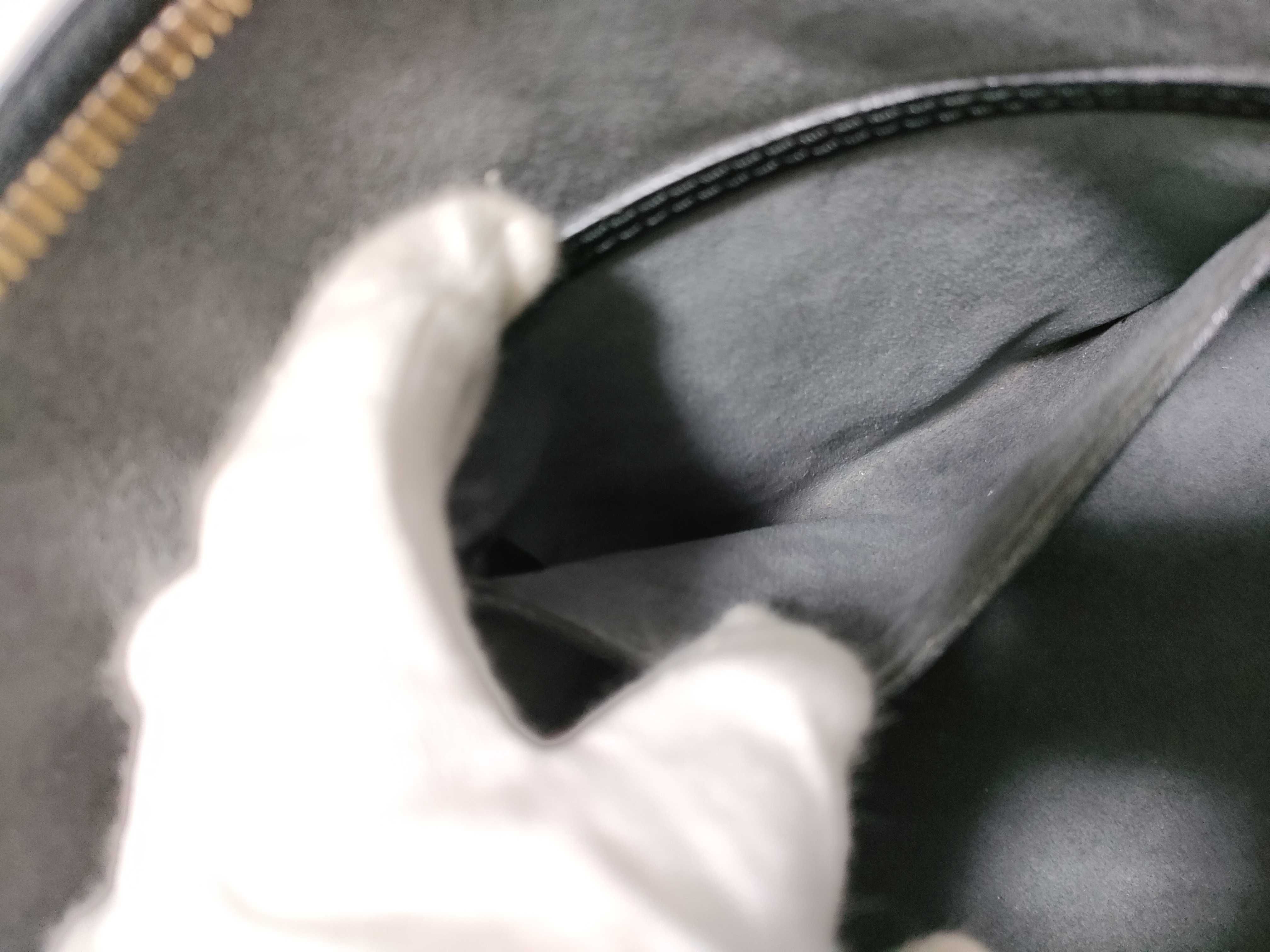 Epi Alma PM Noir Handbag — view 11