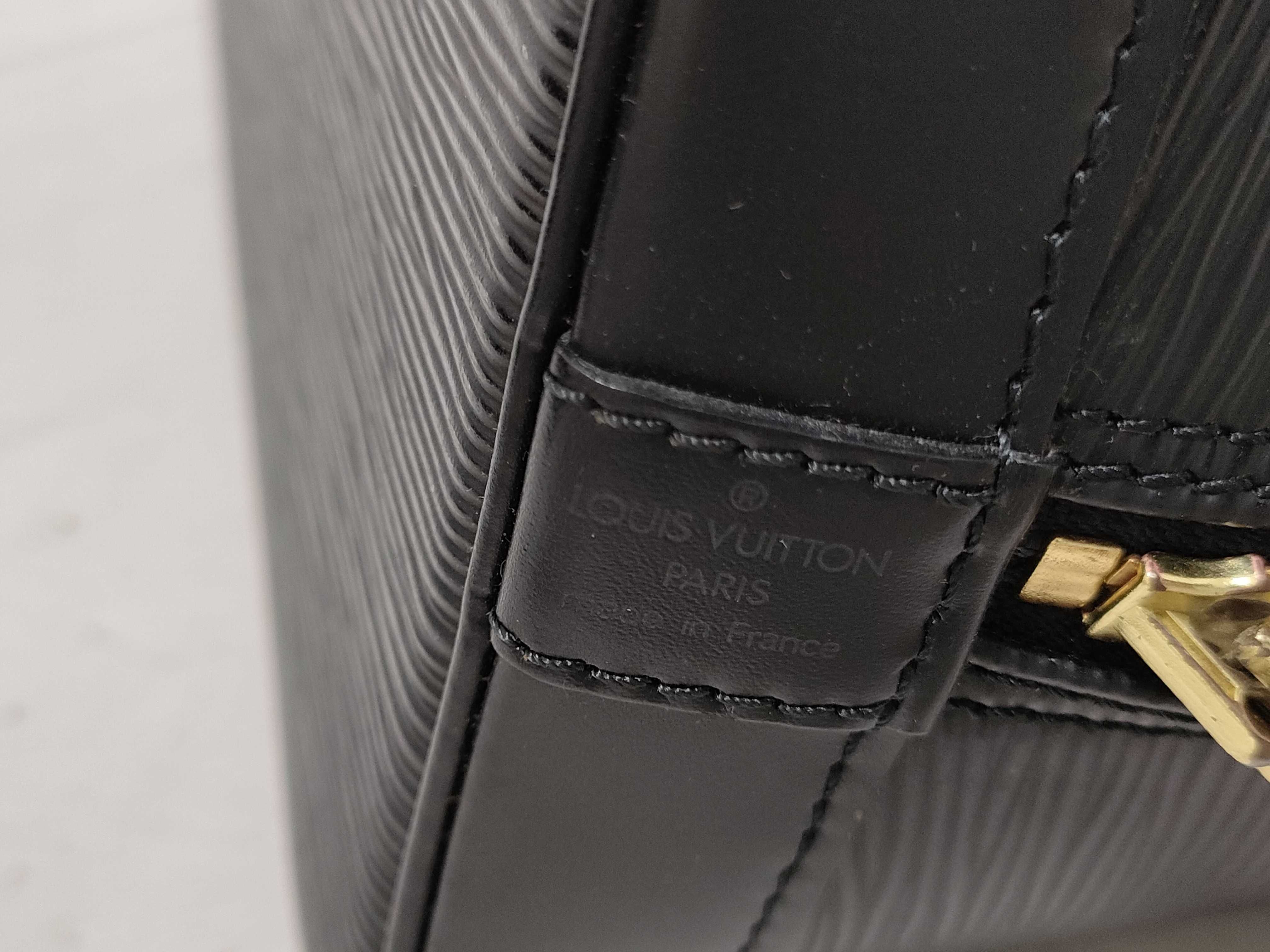 Epi Alma PM Noir Handbag — view 13