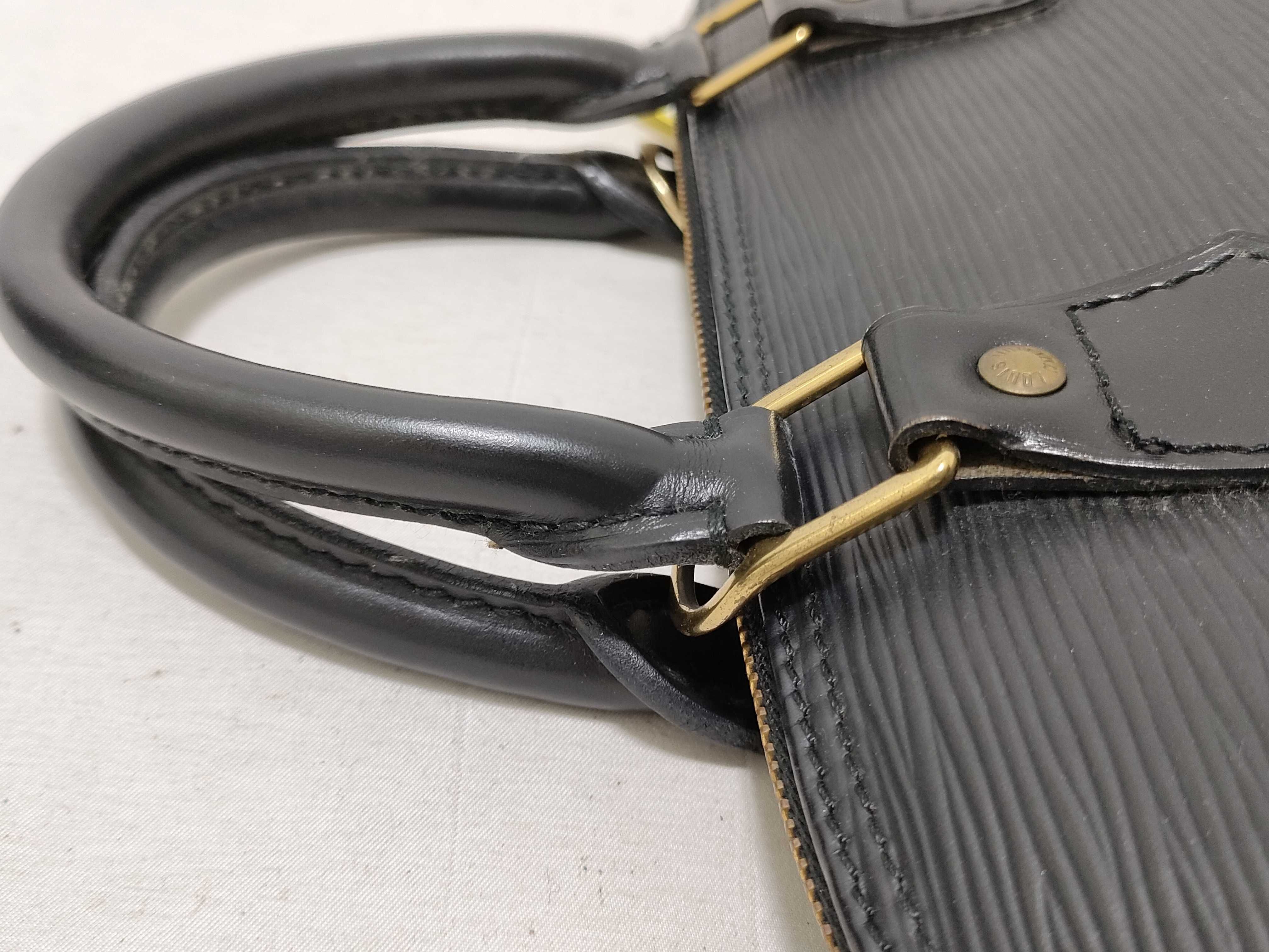 Epi Alma PM Noir Handbag — view 5