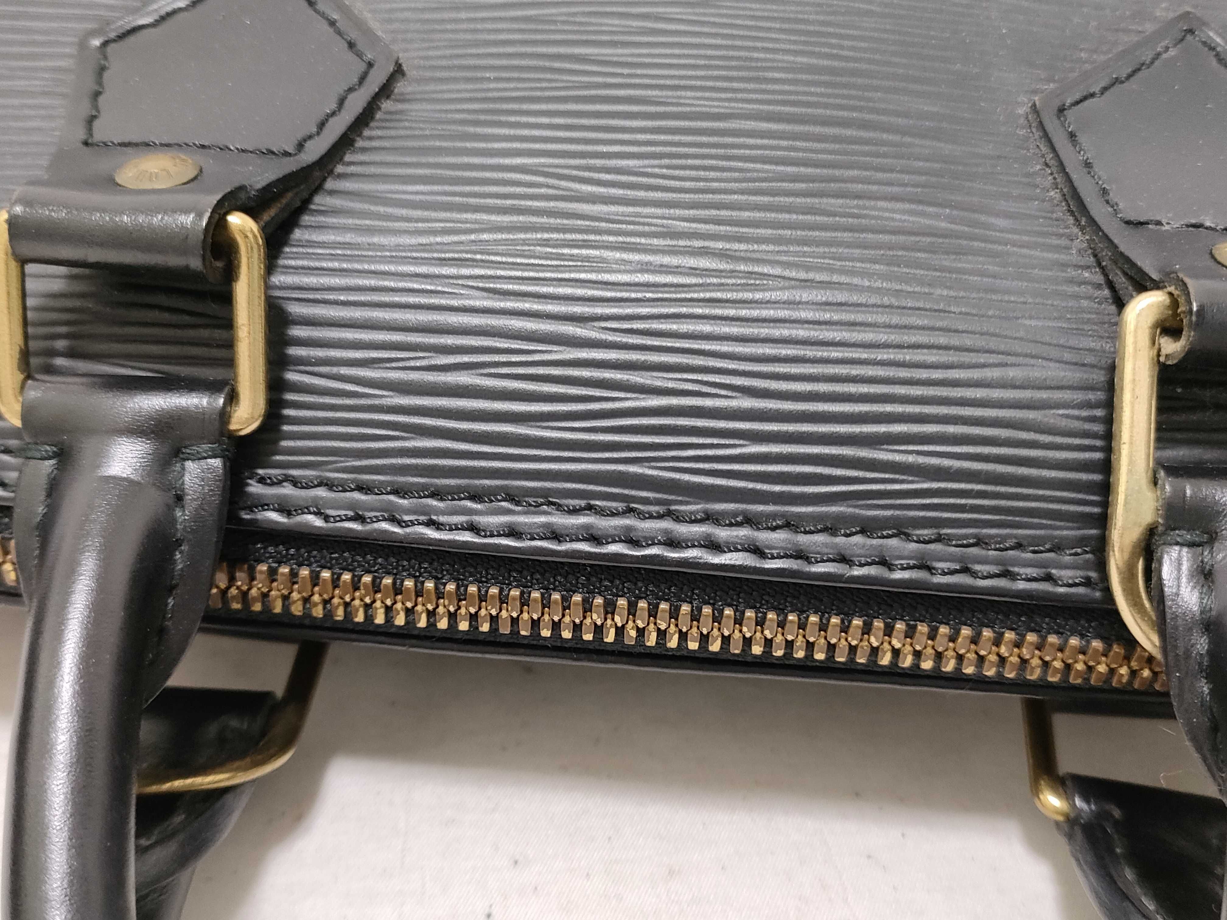 Epi Alma PM Noir Handbag — view 6