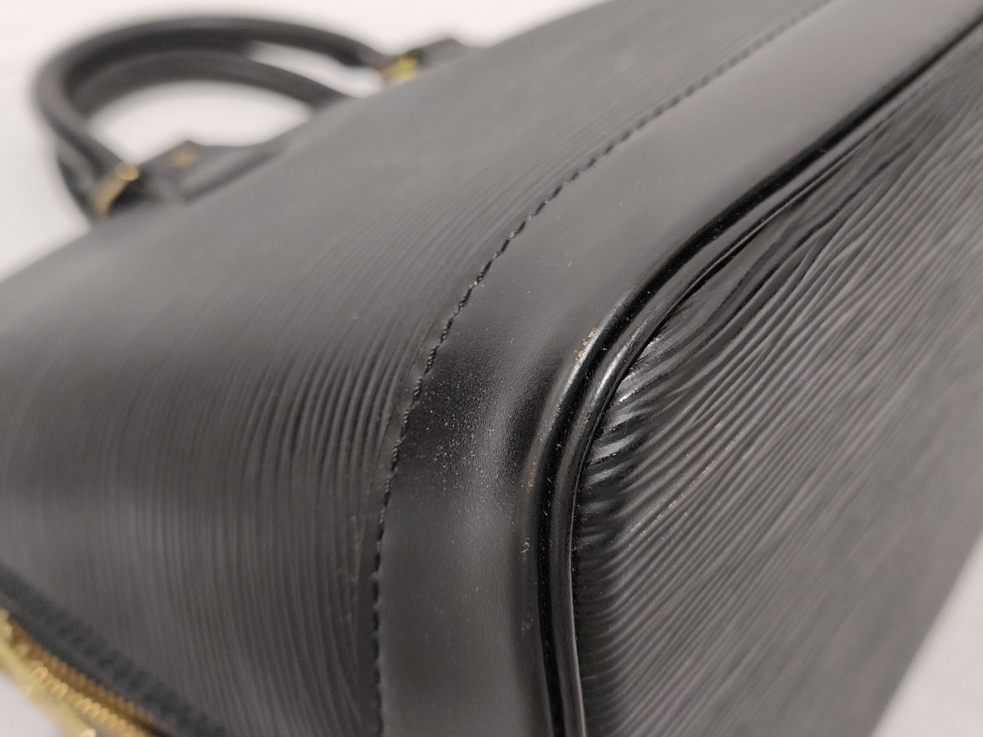 Epi Alma PM Noir Handbag — view 7
