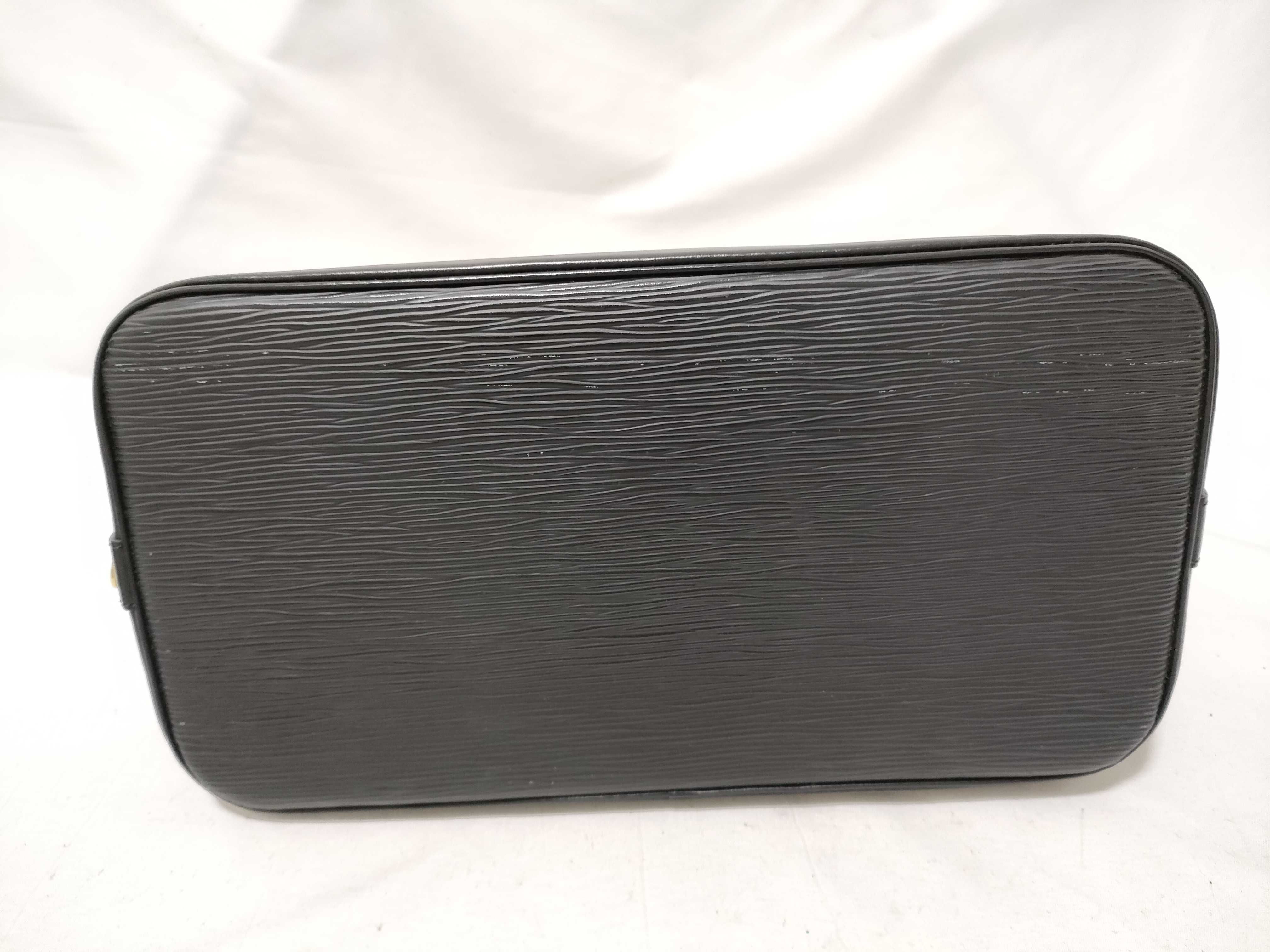 Epi Alma PM Noir Handbag — view 8