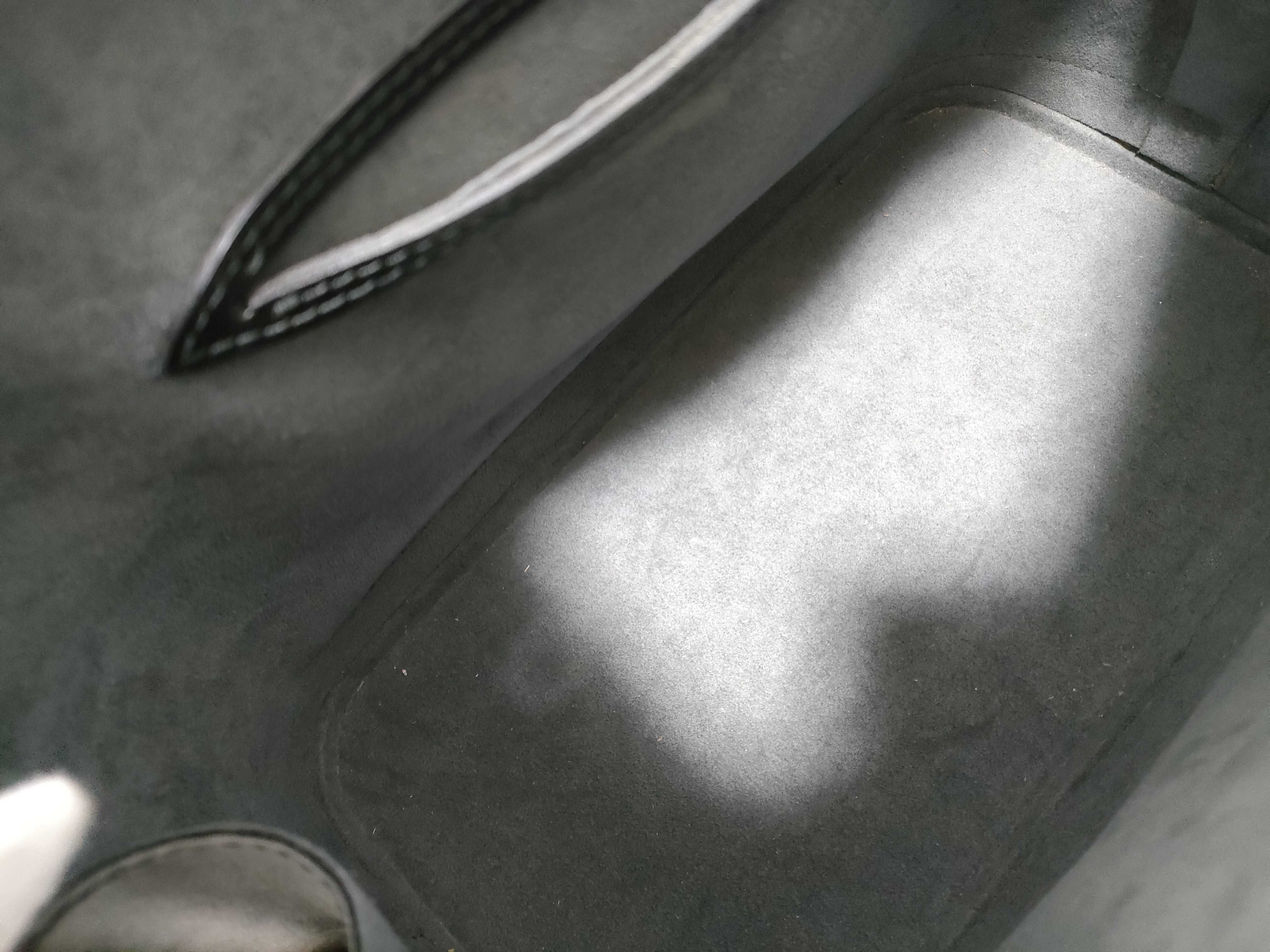 Epi Alma PM Noir Handbag — view 10