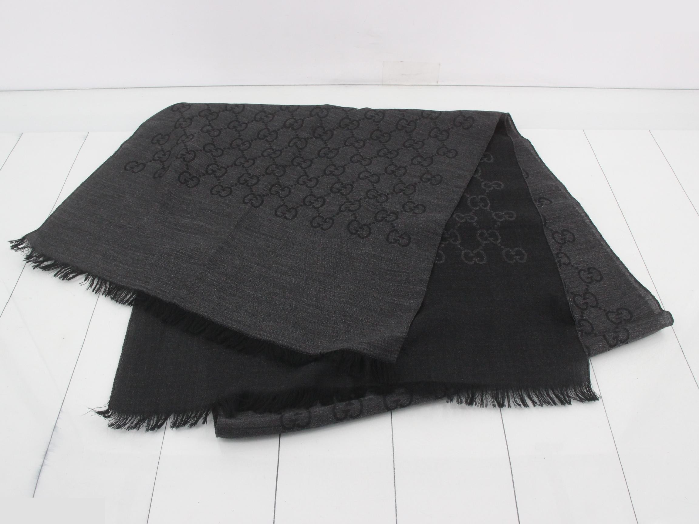 GG pattern stole, gray — view 2