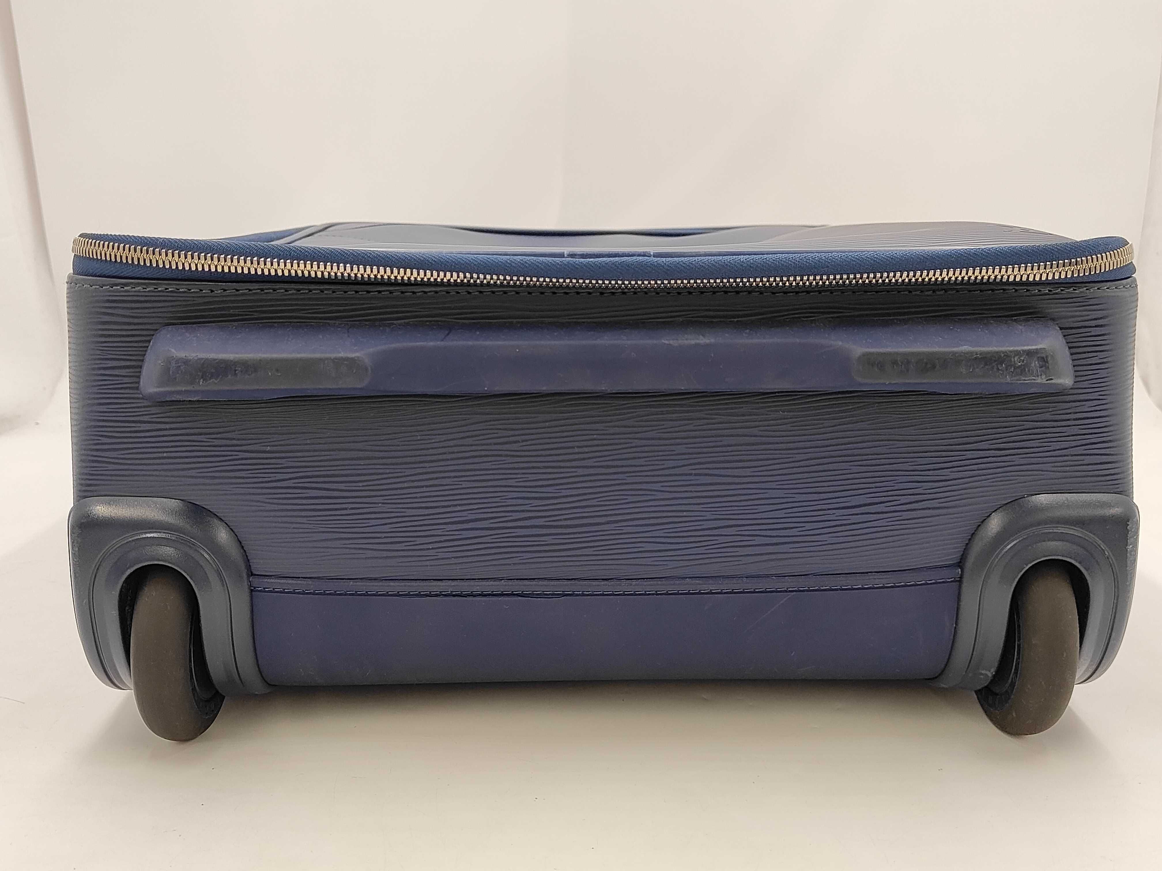 LV Epi Pegase Carry Bag — view 8