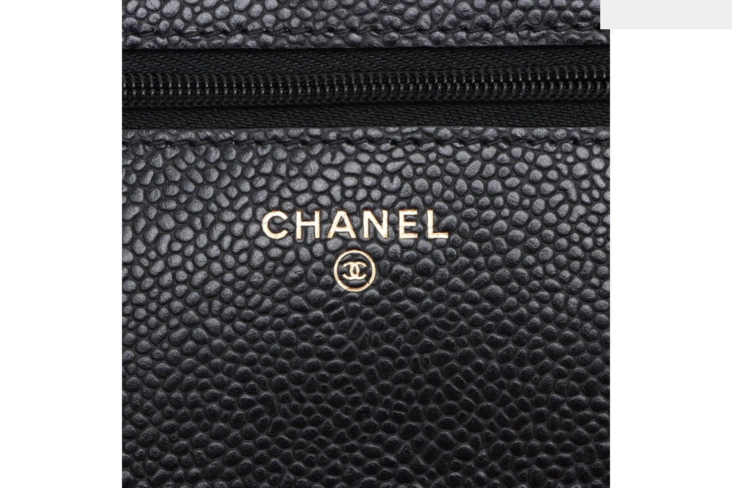 Guarantee and serial number included. Matelassé caviar skin leather long wallet. — view 11