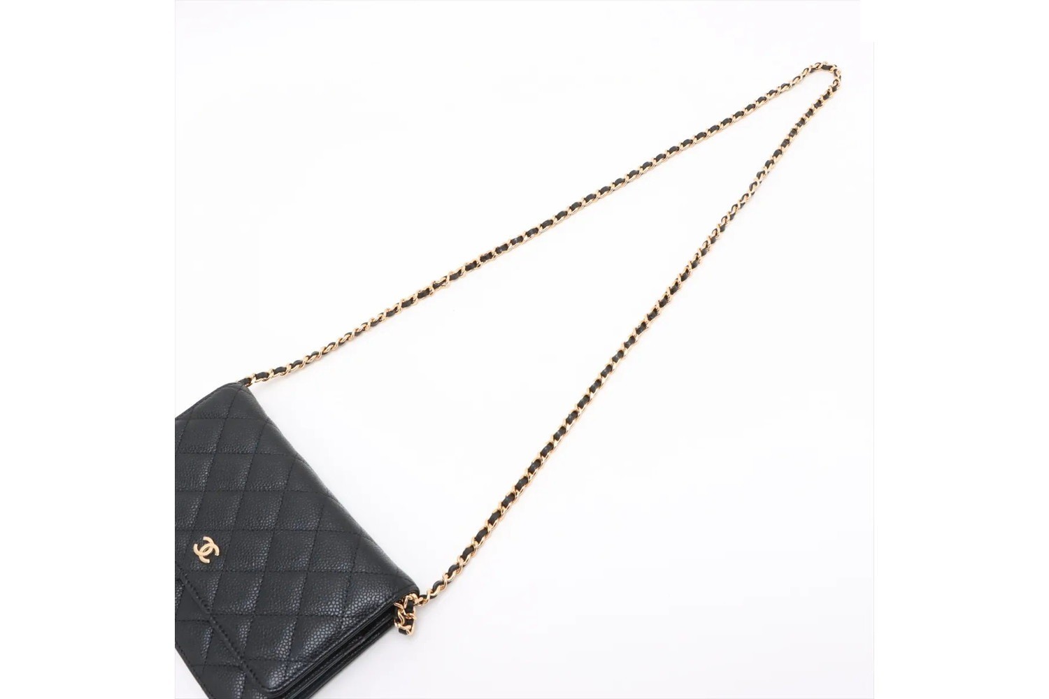 Guarantee and serial number included. Matelassé caviar skin leather long wallet. — view 5