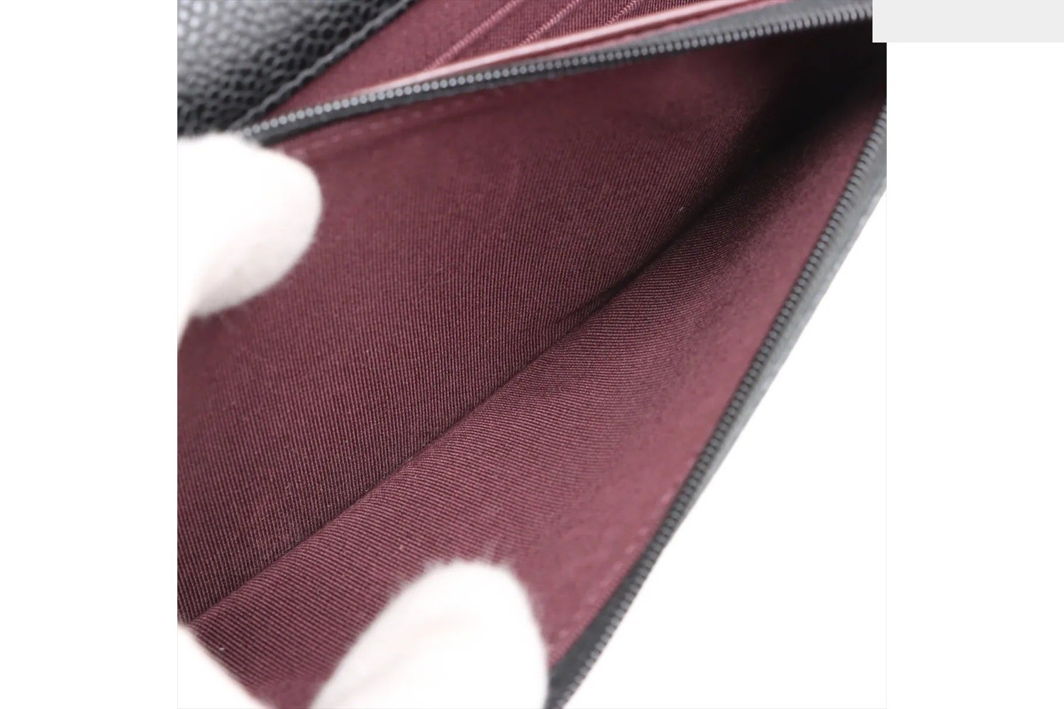 Guarantee and serial number included. Matelassé caviar skin leather long wallet. — view 8