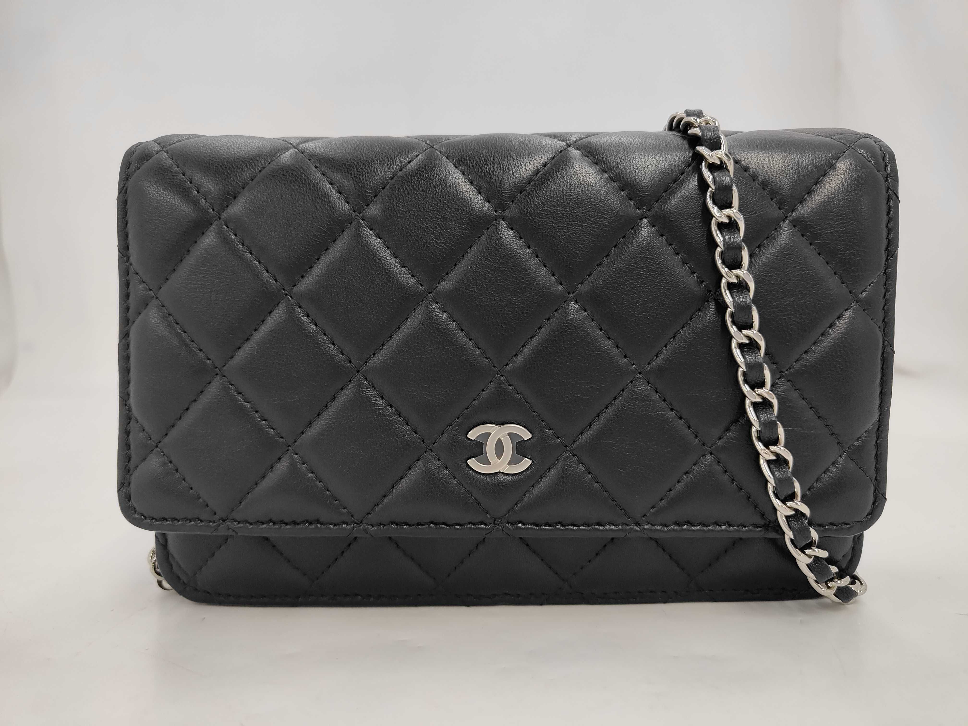 Matelassé Chain Wallet Shoulder Bag