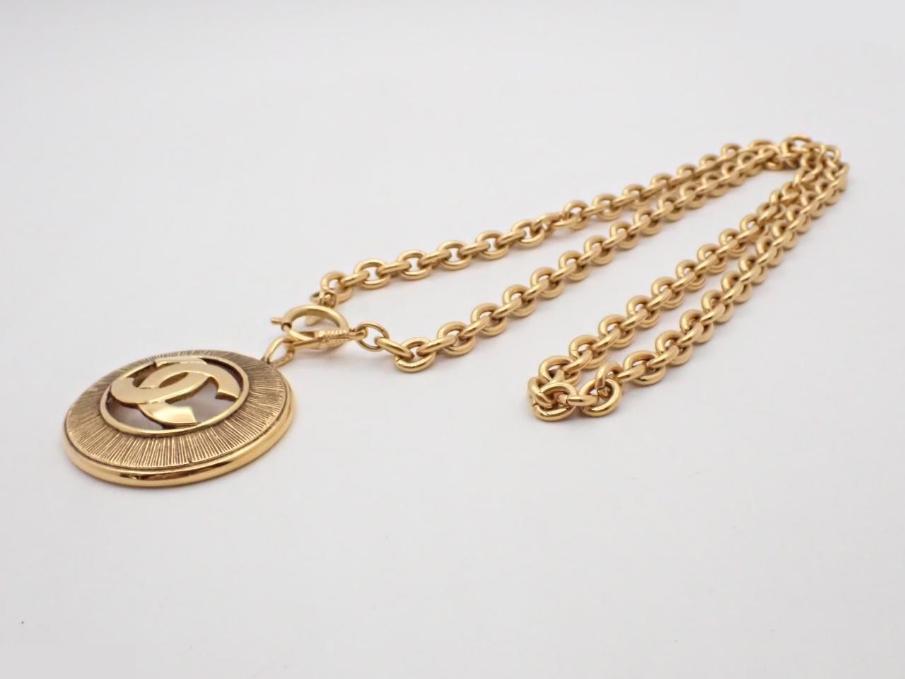 Vintage Classic (Precious Metal) Necklace/Pendant — view 3
