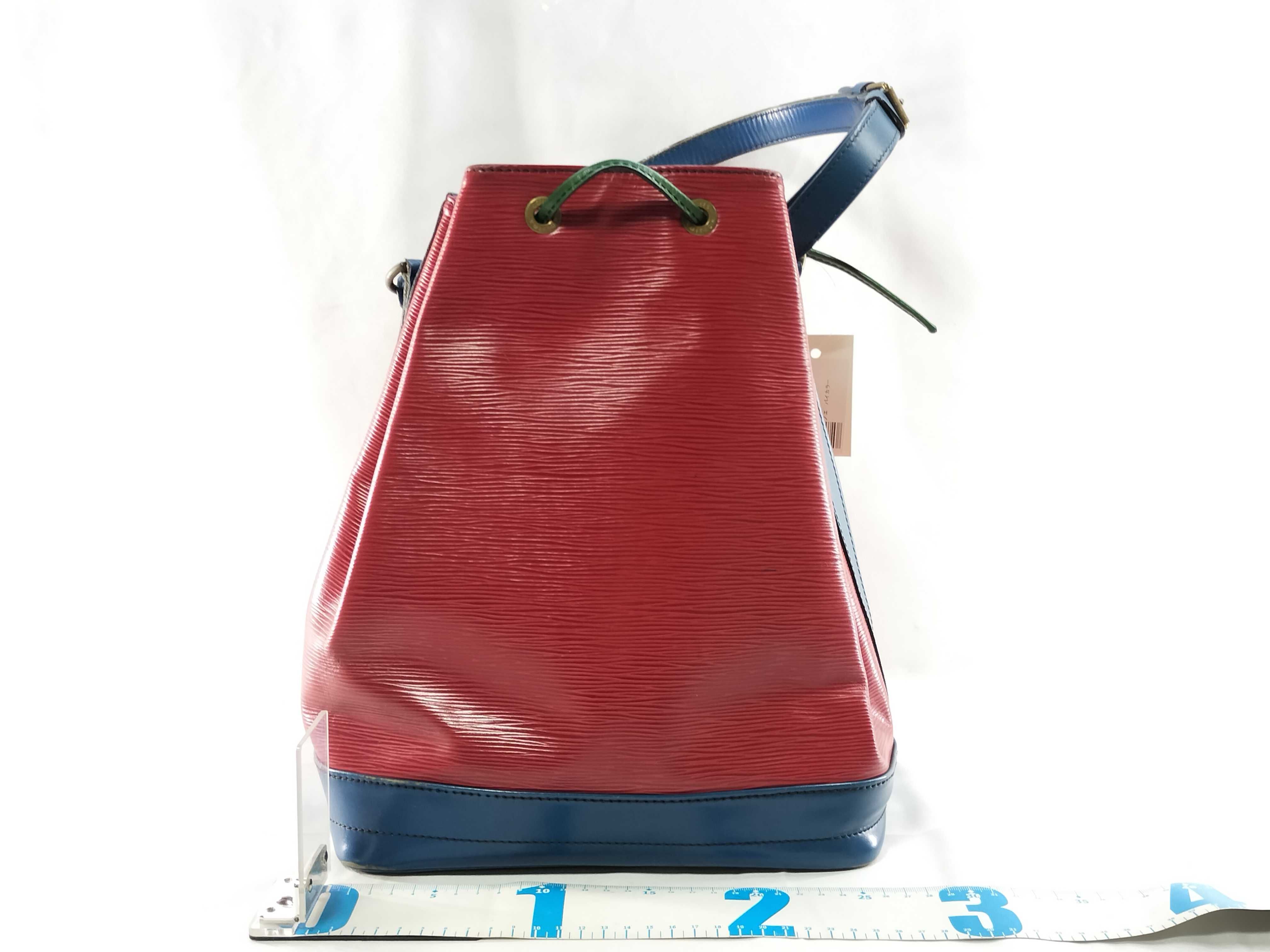 Epi Noe Bicolor Shoulder Bag — view 2