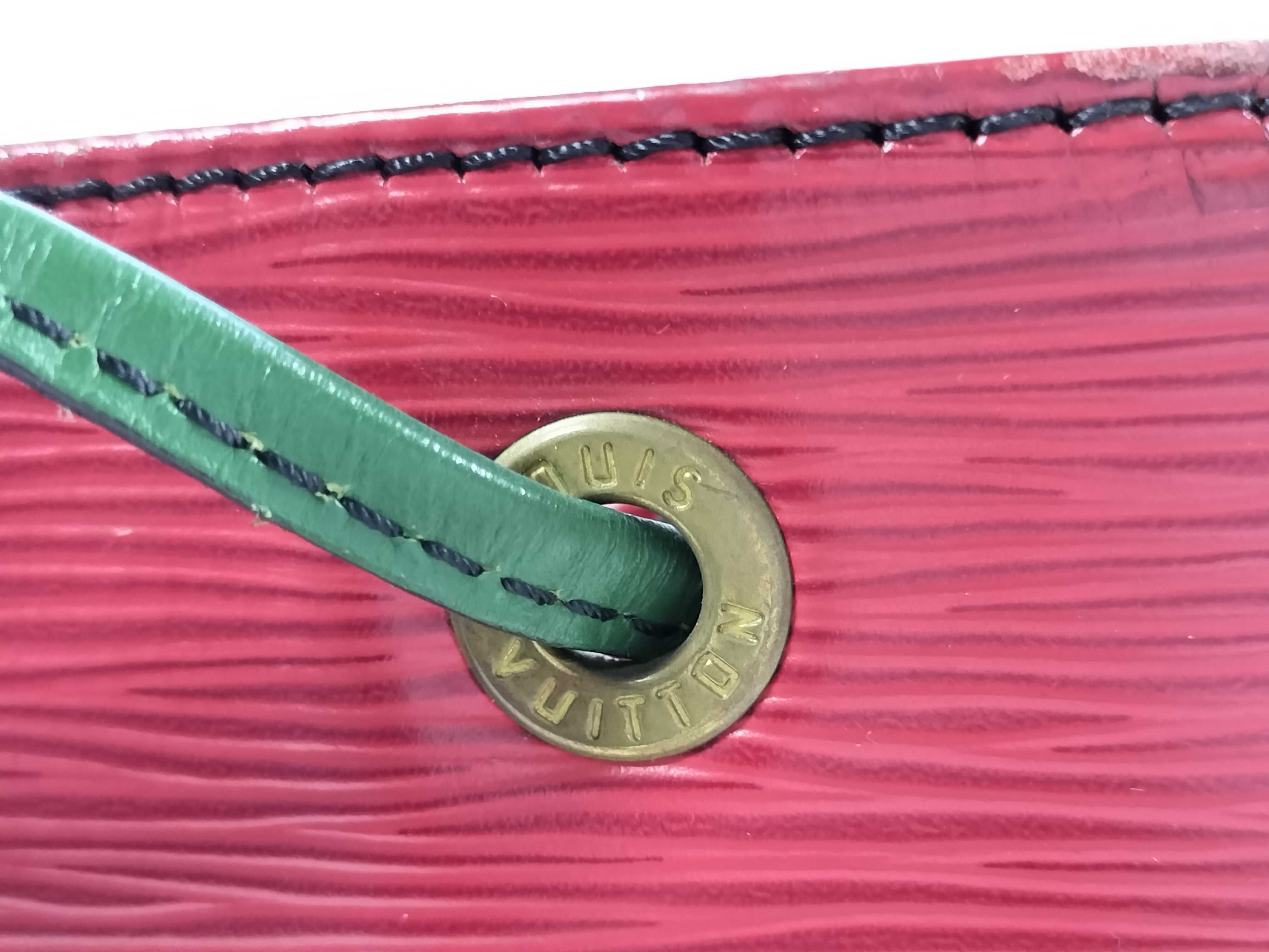 Epi Noe Bicolor Shoulder Bag — view 9