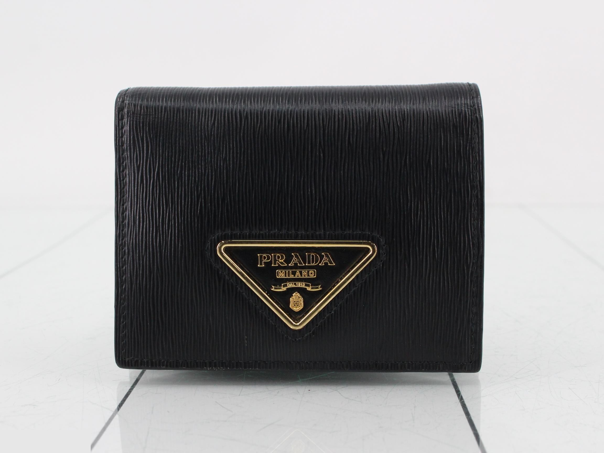 Triangle logo leather bi-fold wallet, black