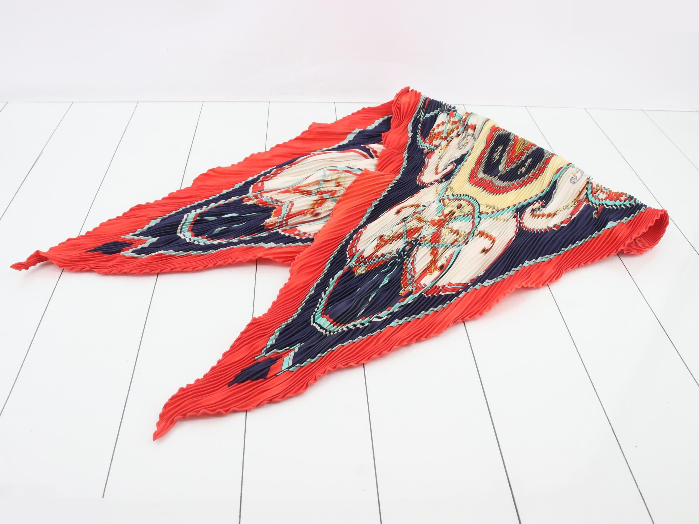Pleated scarf Carre Plissé — view 3