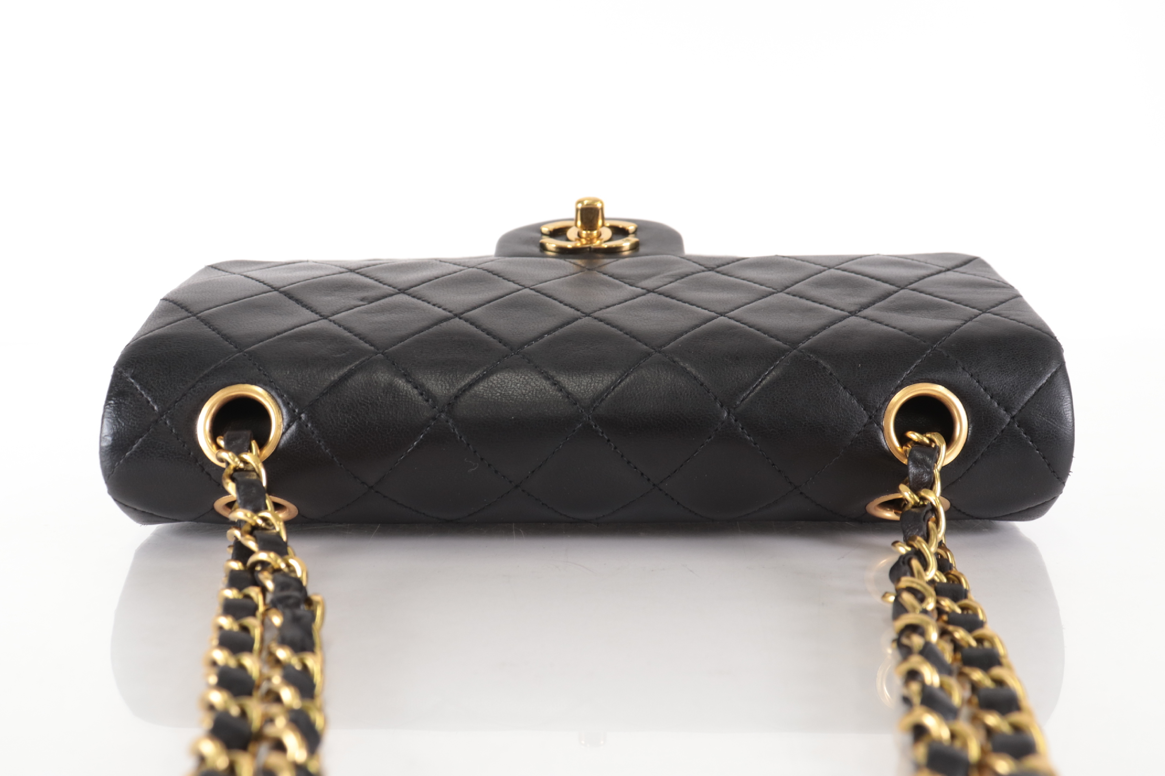 W-flap 23 Lambskin Chain Shoulder Bag (Serial No. 3) — view 5