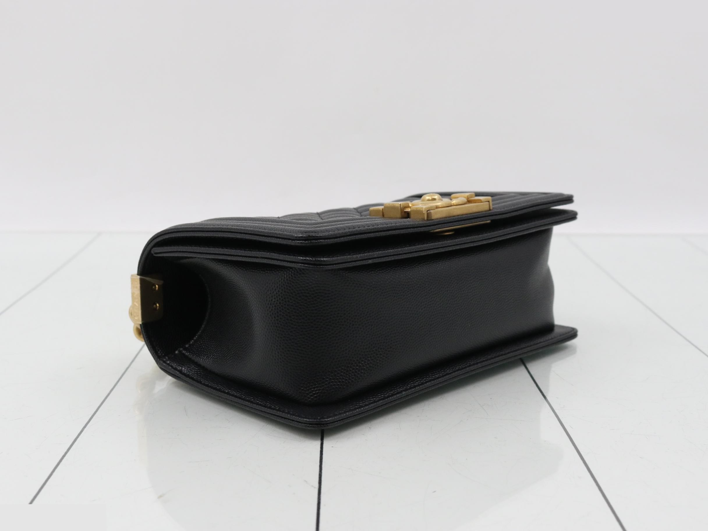 Boy Chanel 20 / Matelassé Shoulder Bag A67085 — view 5