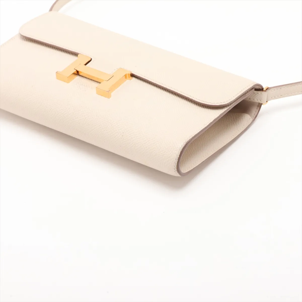 Constance Long To Go, Veau Epsom leather, Nata, gold hardware, B: 2023 — view 3