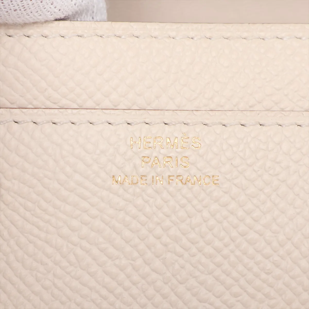 Constance Long To Go, Veau Epsom leather, Nata, gold hardware, B: 2023 — view 10