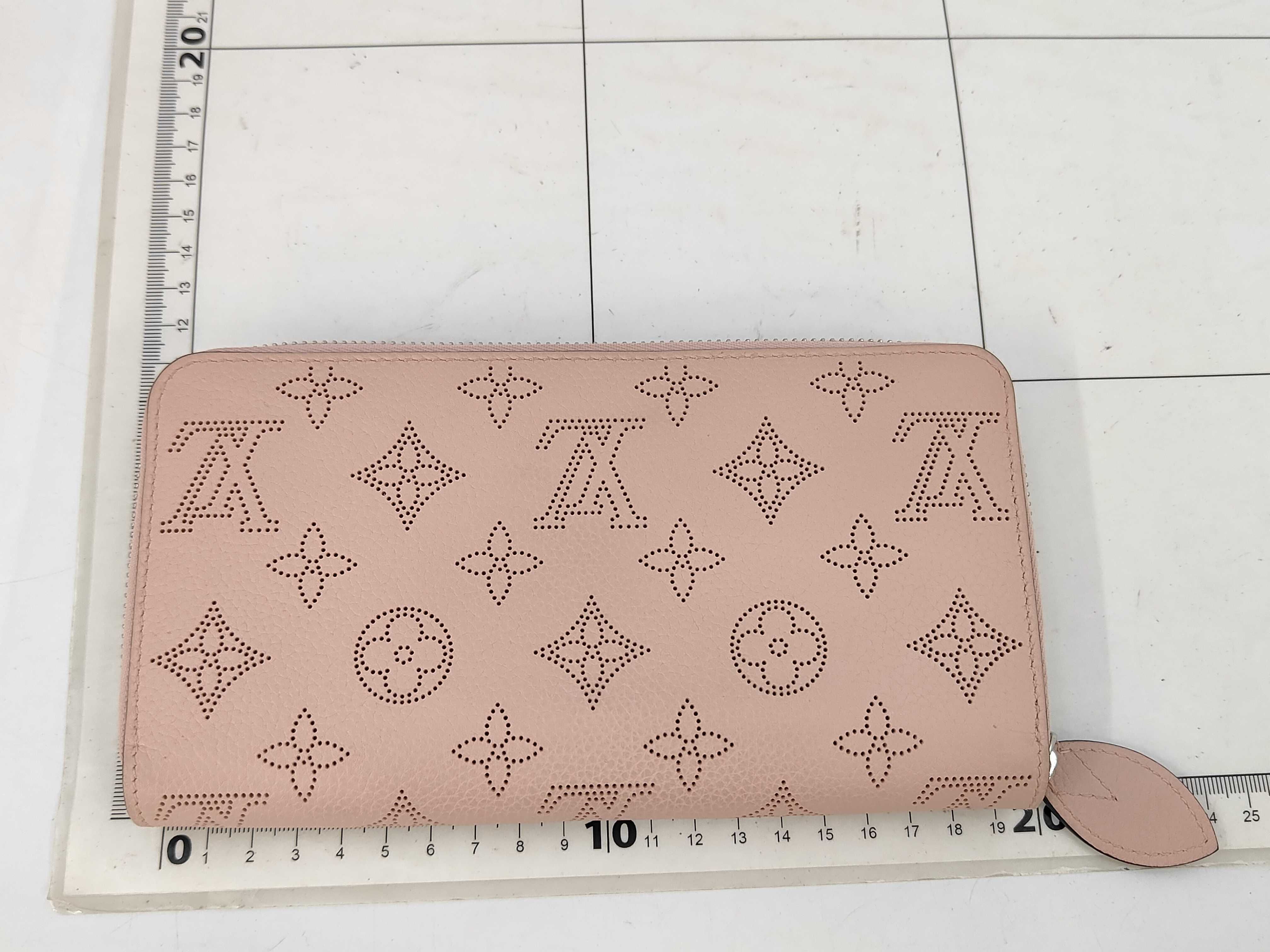 Monogram Mahina Zippy Wallet — view 2
