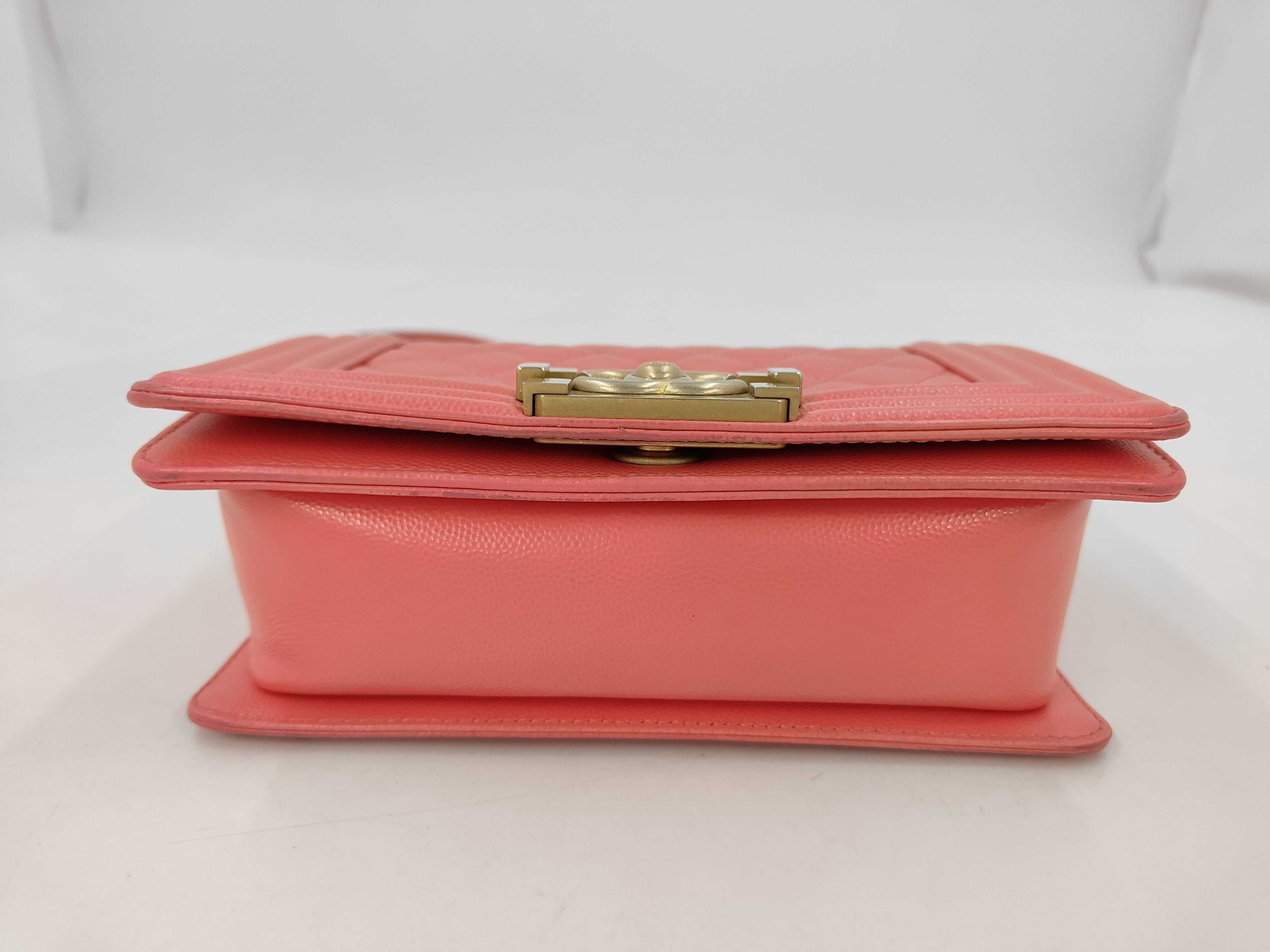 25984647 Shoulder Bag — view 4