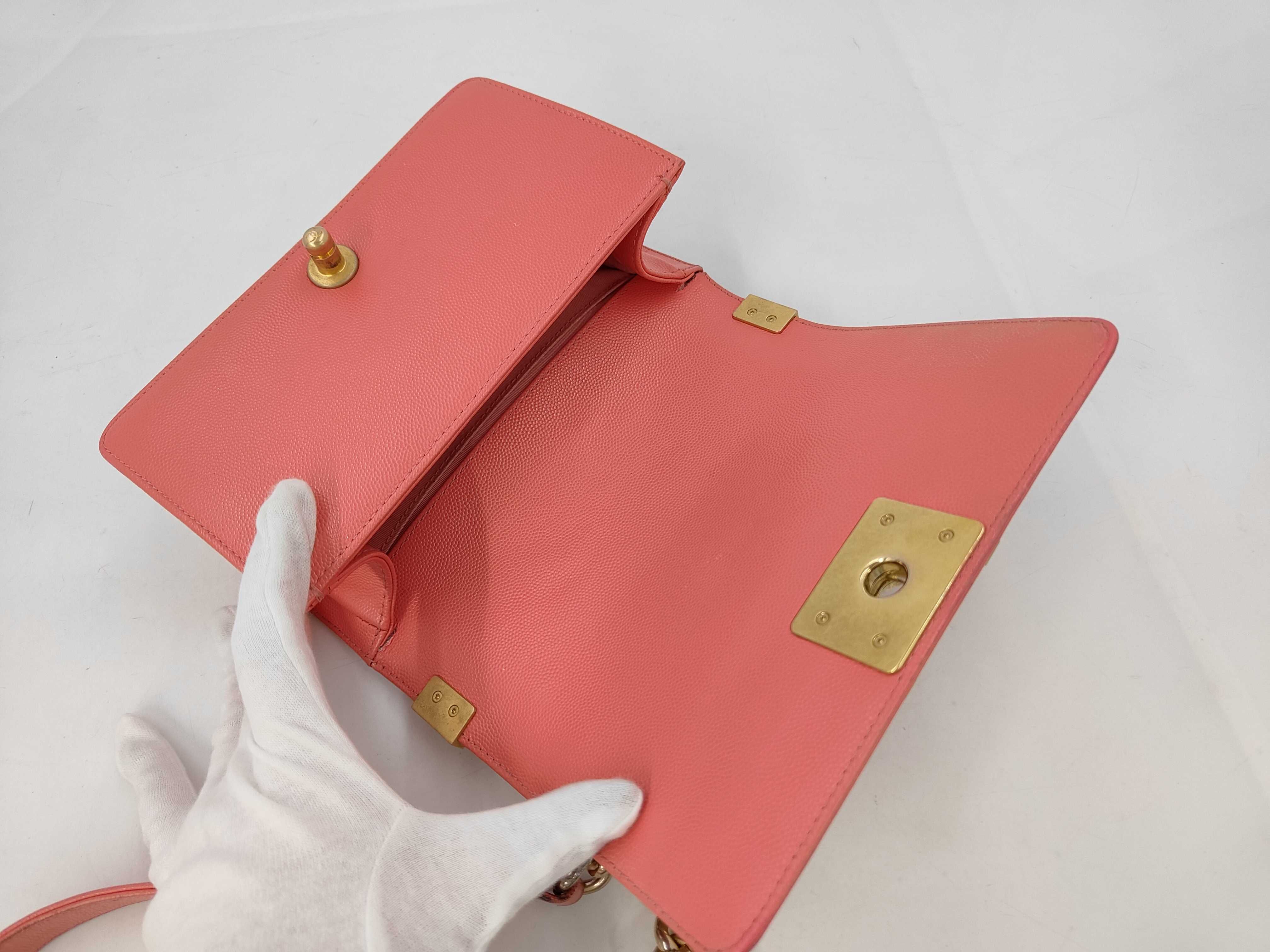 25984647 Shoulder Bag — view 7