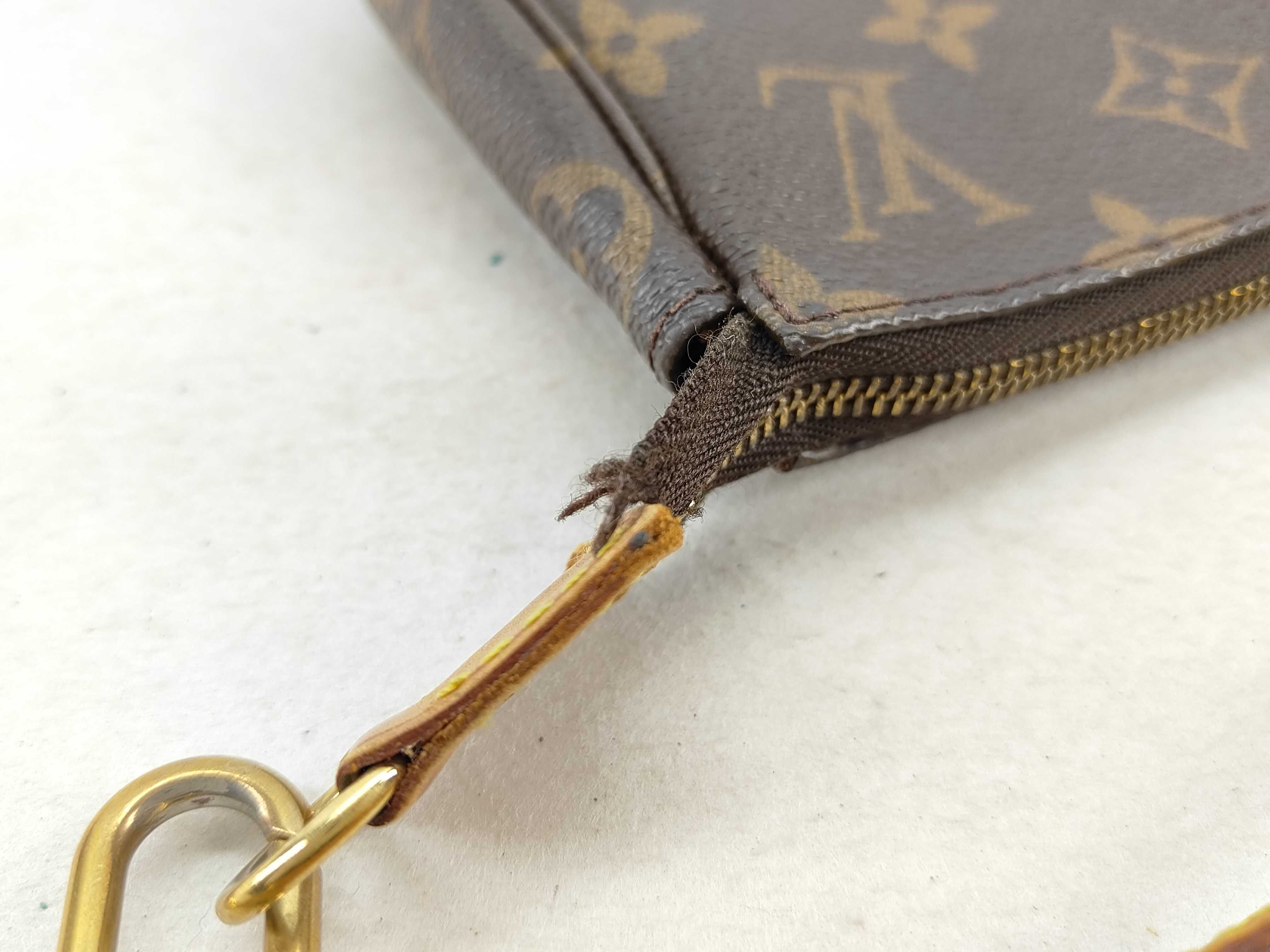 Monogram — view 14