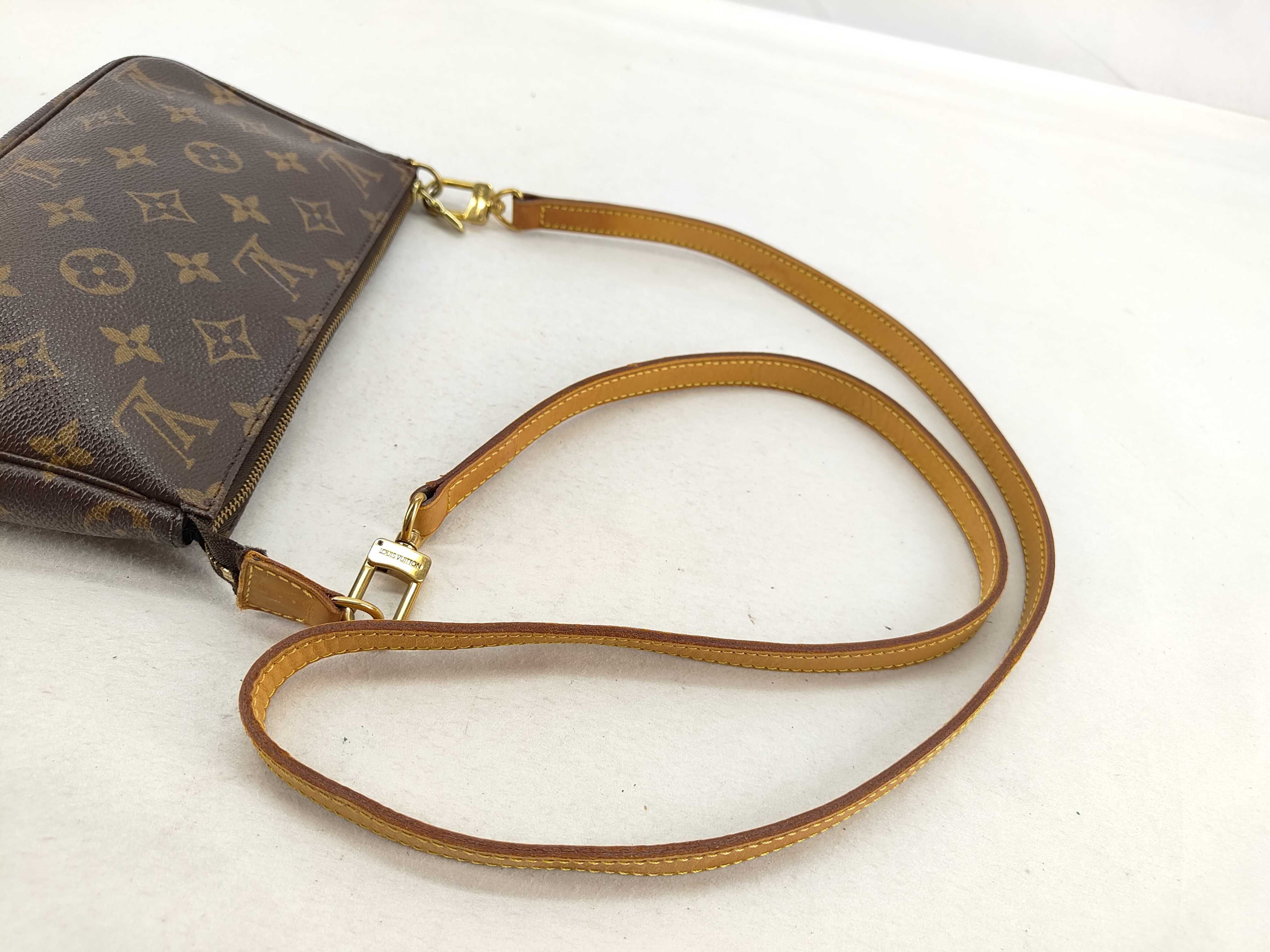 Monogram — view 4