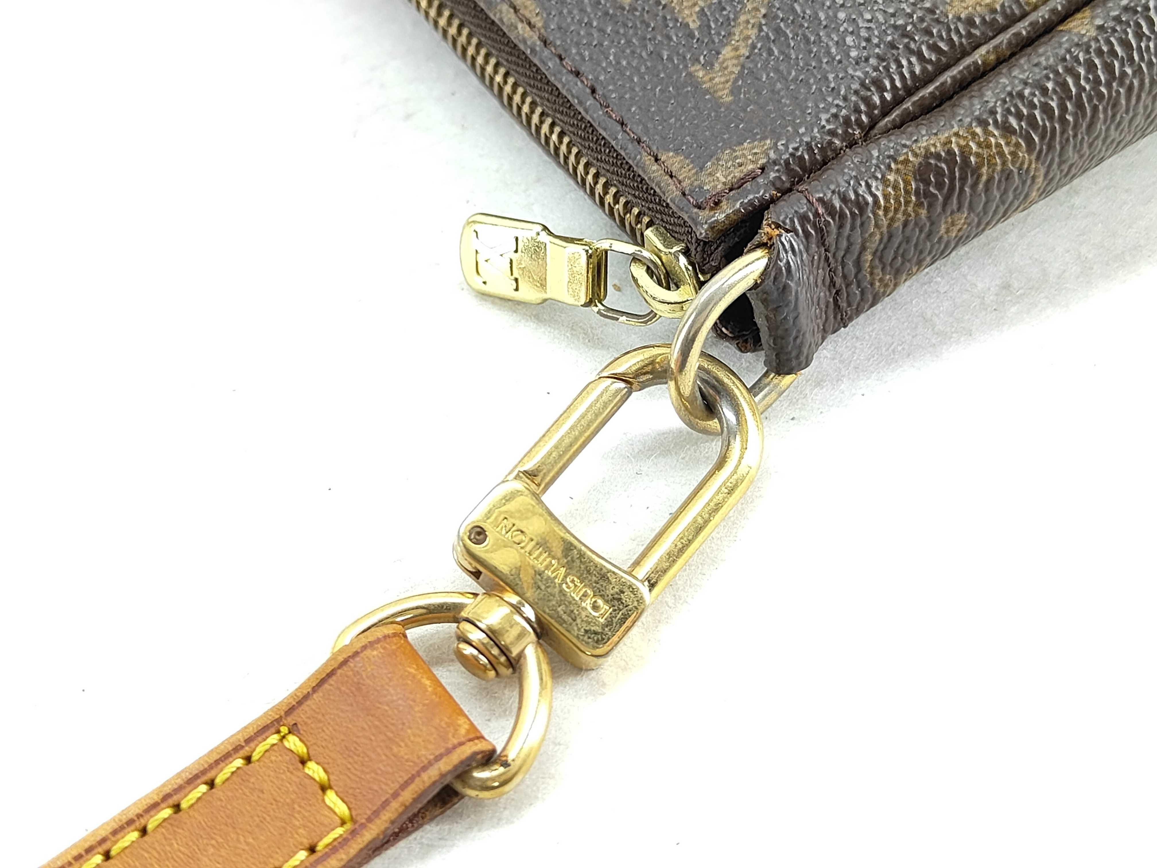 Monogram — view 7