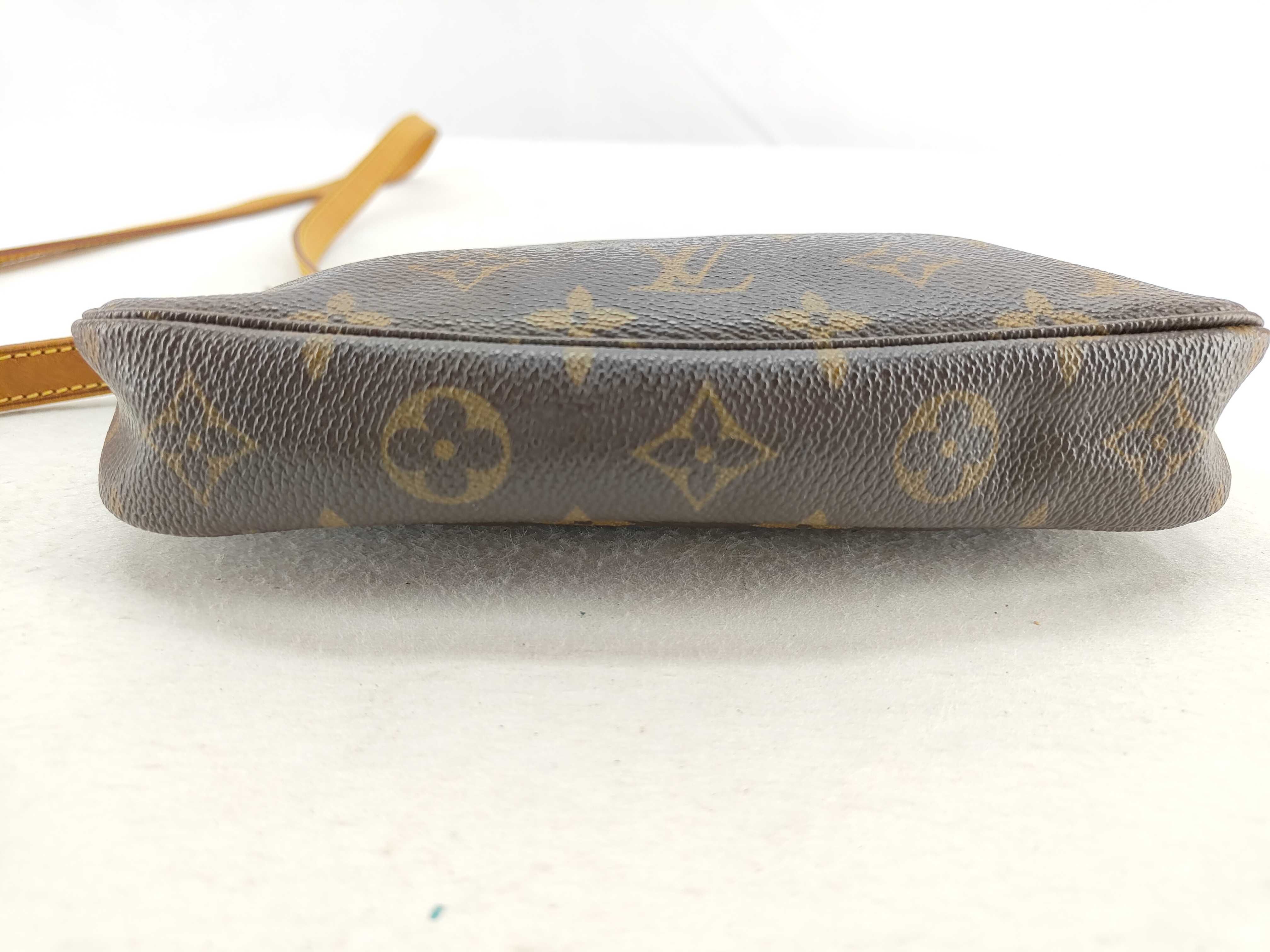 Monogram — view 10
