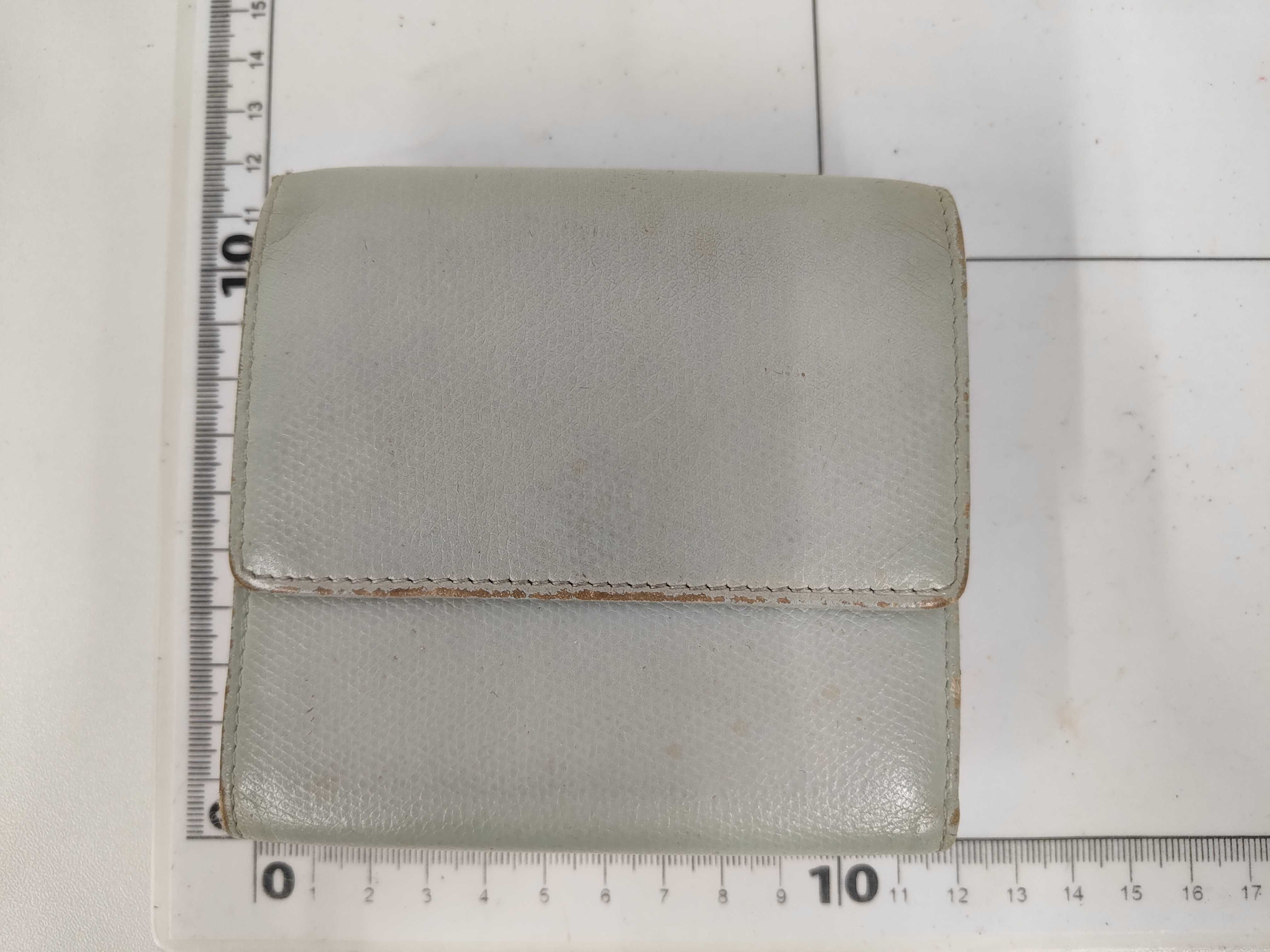 Caviar Skin Tri-fold Wallet, Light Green — view 2