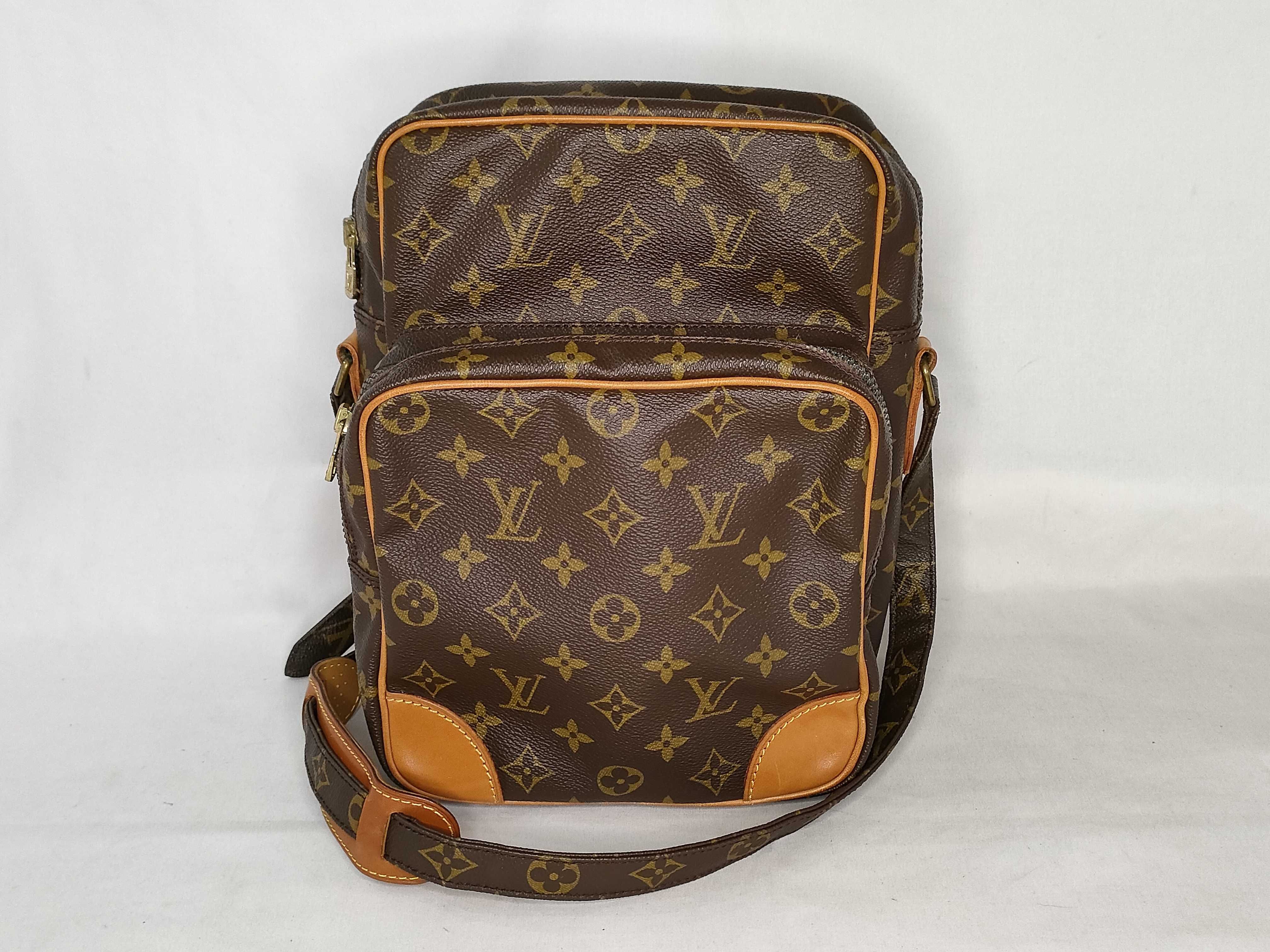 shoulder bag (Amazon)