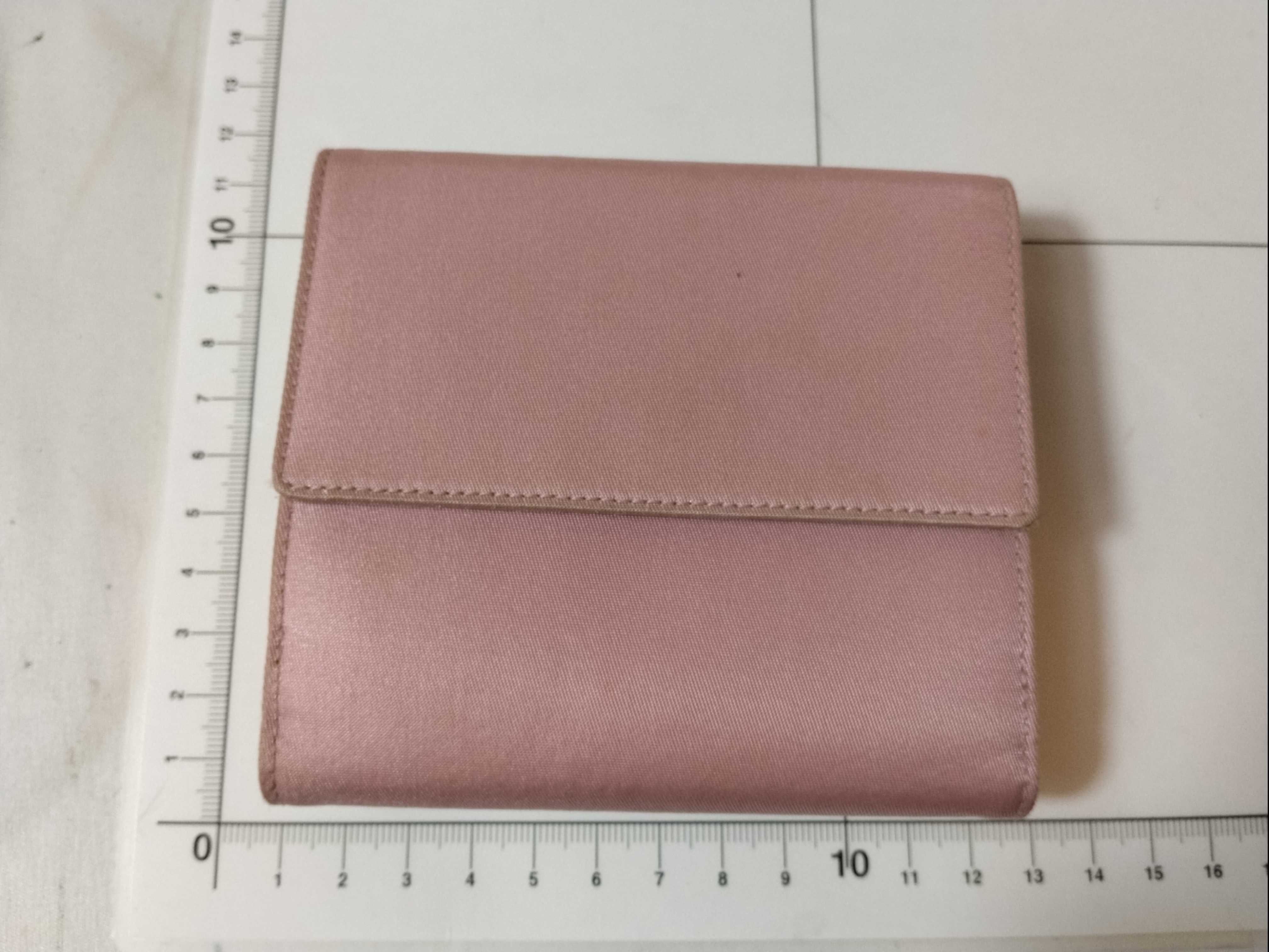 wallet — view 2