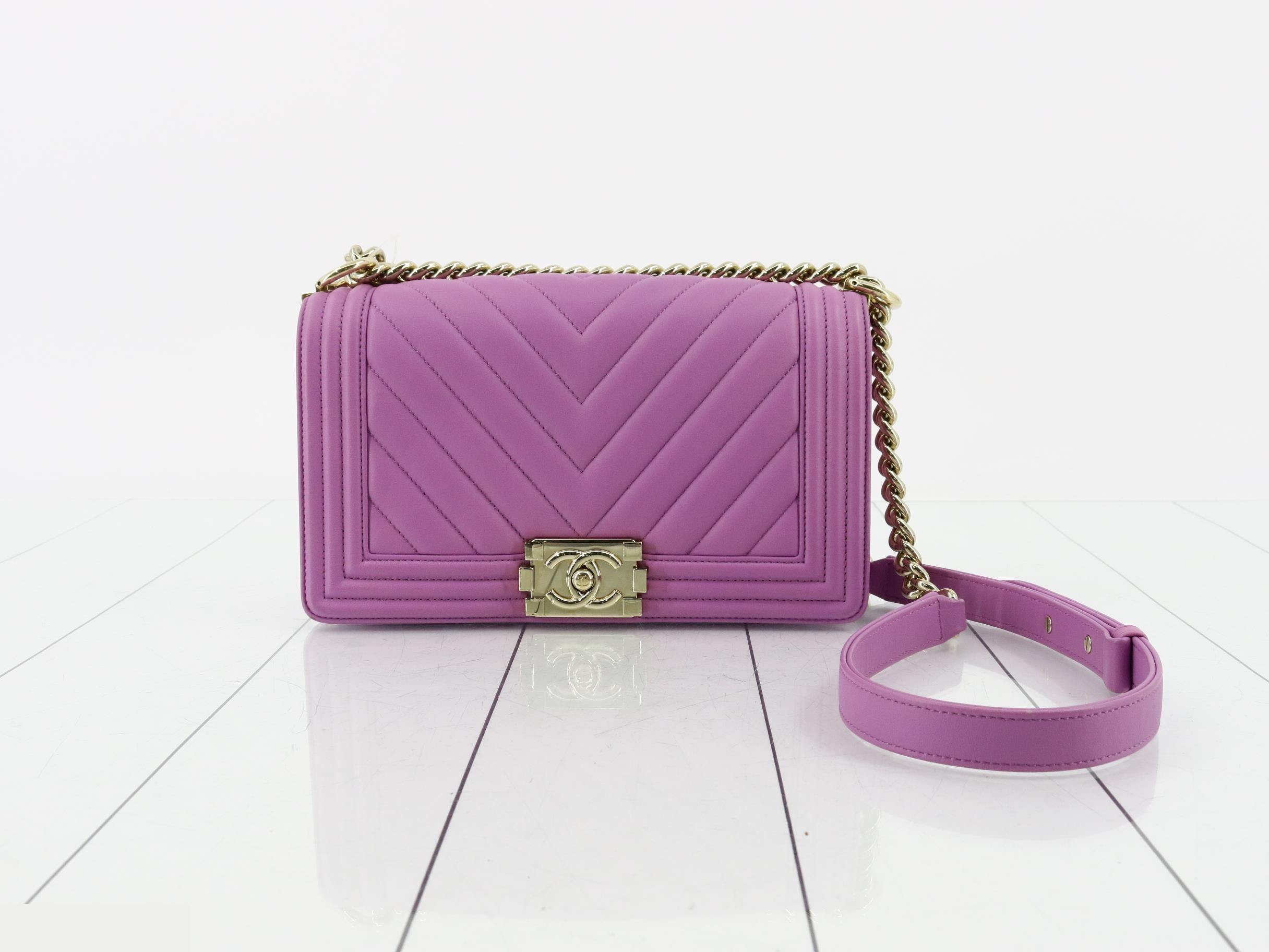 Boy Chanel 25 Chevron
